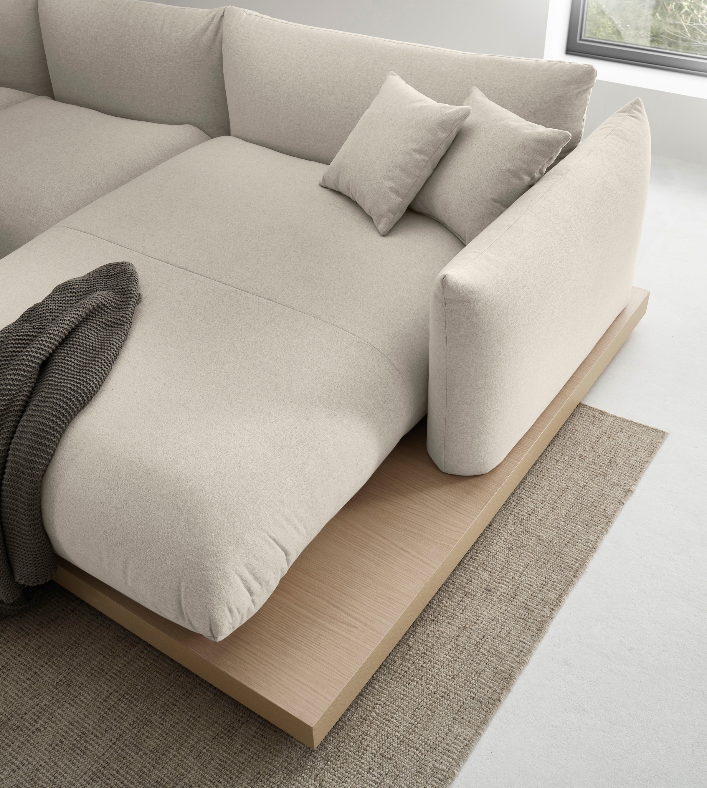 GOODproduct Ecksofa »Kalix, Polsterecke mit kräftigem Holz-Plateau, moderne Couch in L-Form« wahlweise Recamiere links o. rechts, Strukturstoff, hoher Sitzkomfort
