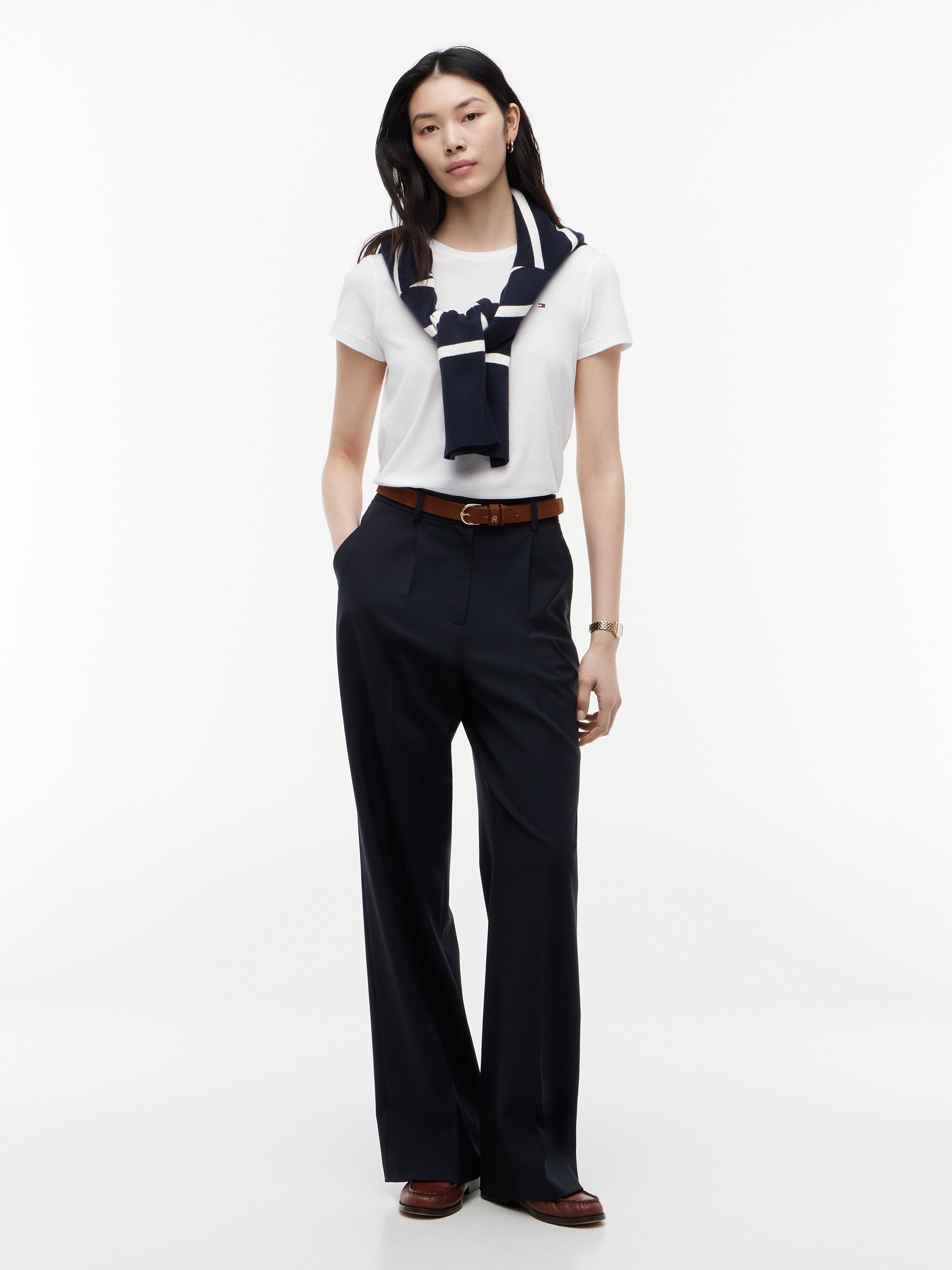 Tommy Hilfiger T-shirt »HERITAGE CREW NECK TEE« avec logo Tommy Hilfiger sur la poitrine