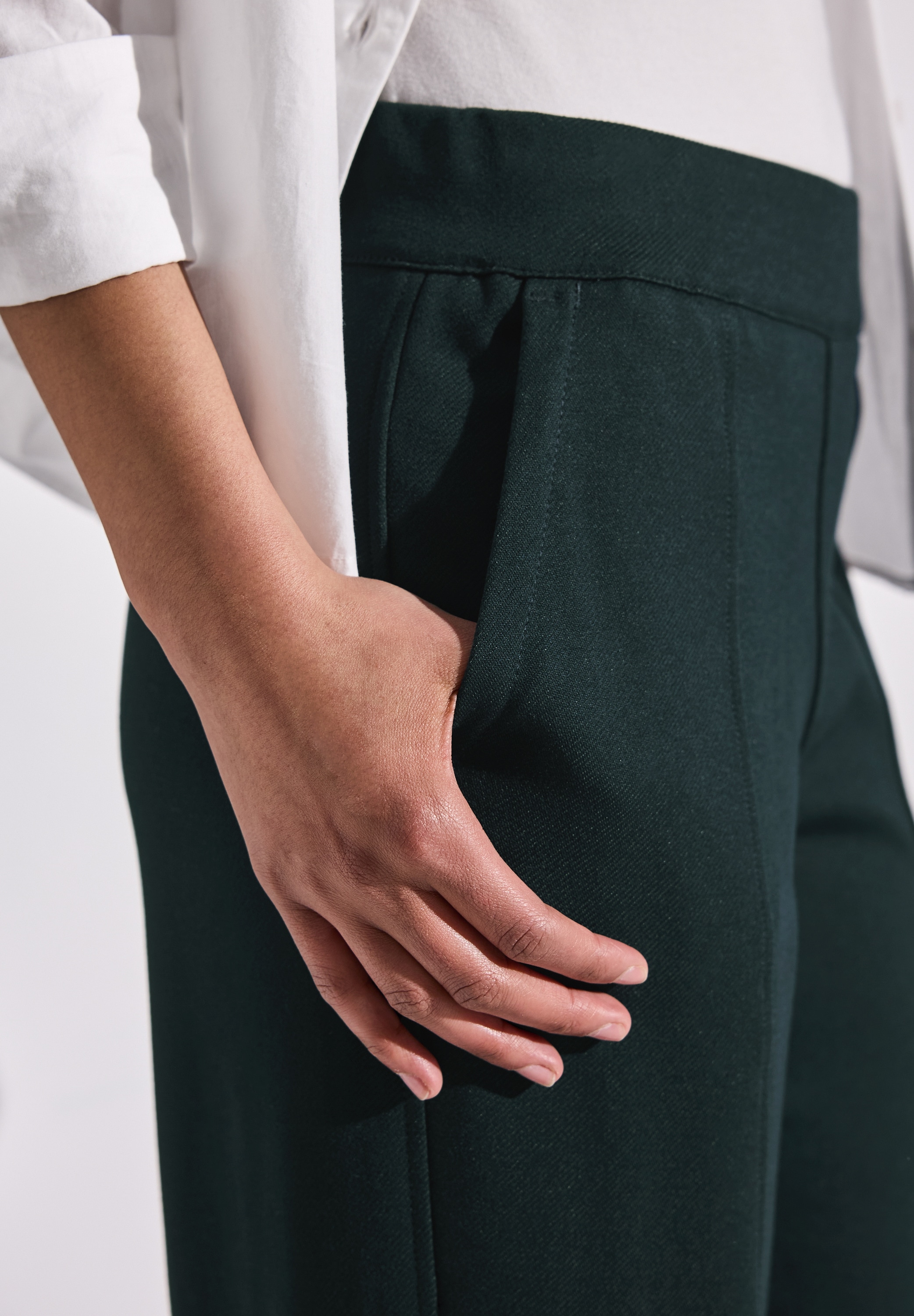 STREET ONE Stoffhose, mit seitliche Taschen