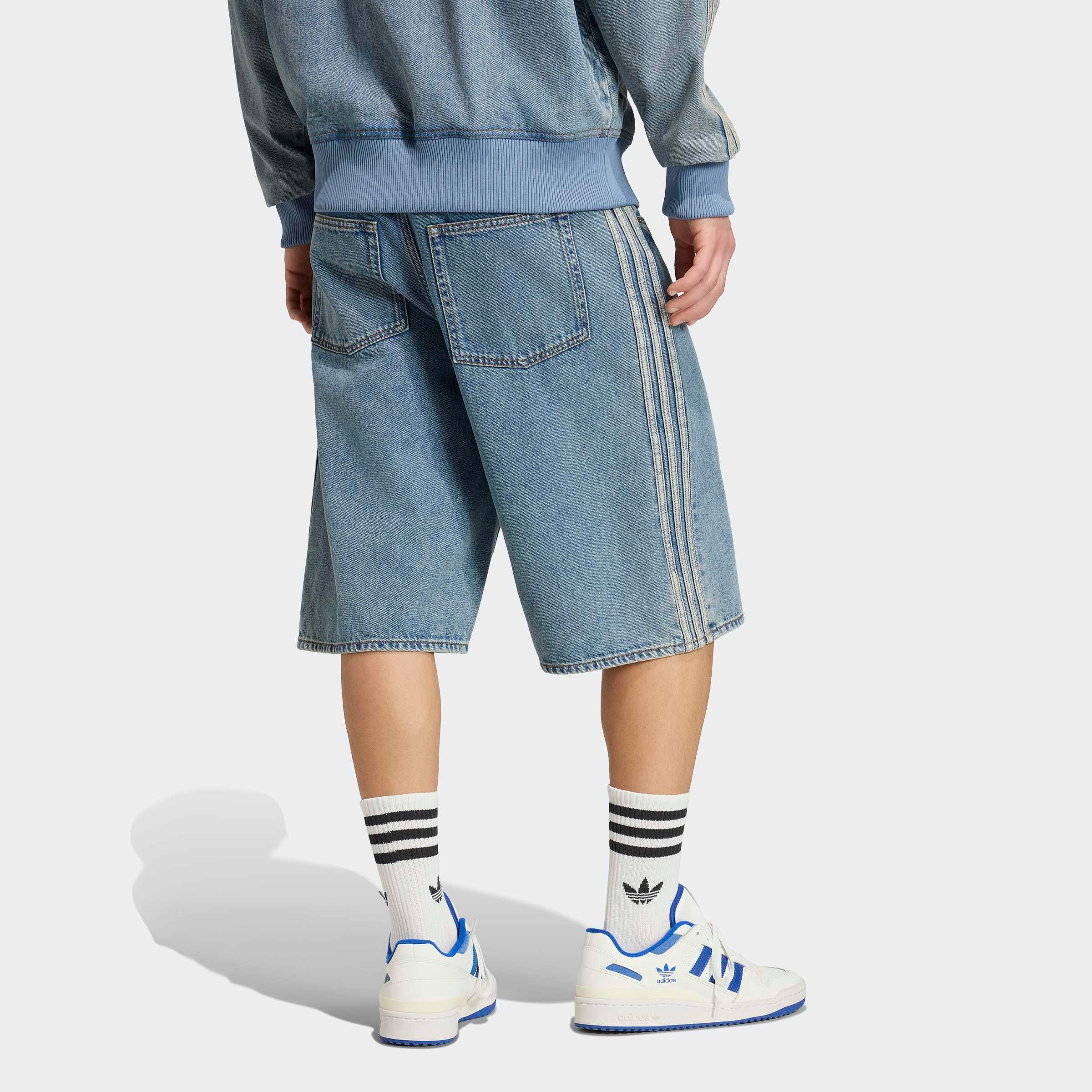 adidas Originals Jeansshorts »FIREBIRD ADICOLOR DENIM-JORTS MITTELHOHER BUND BEIN GERADE GESCHNITTEN«