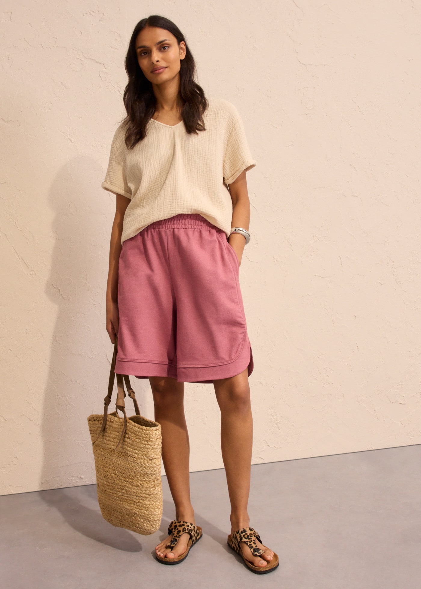 bonprix Shorts  weite Passform, hochgeschnittener elastischer Bund