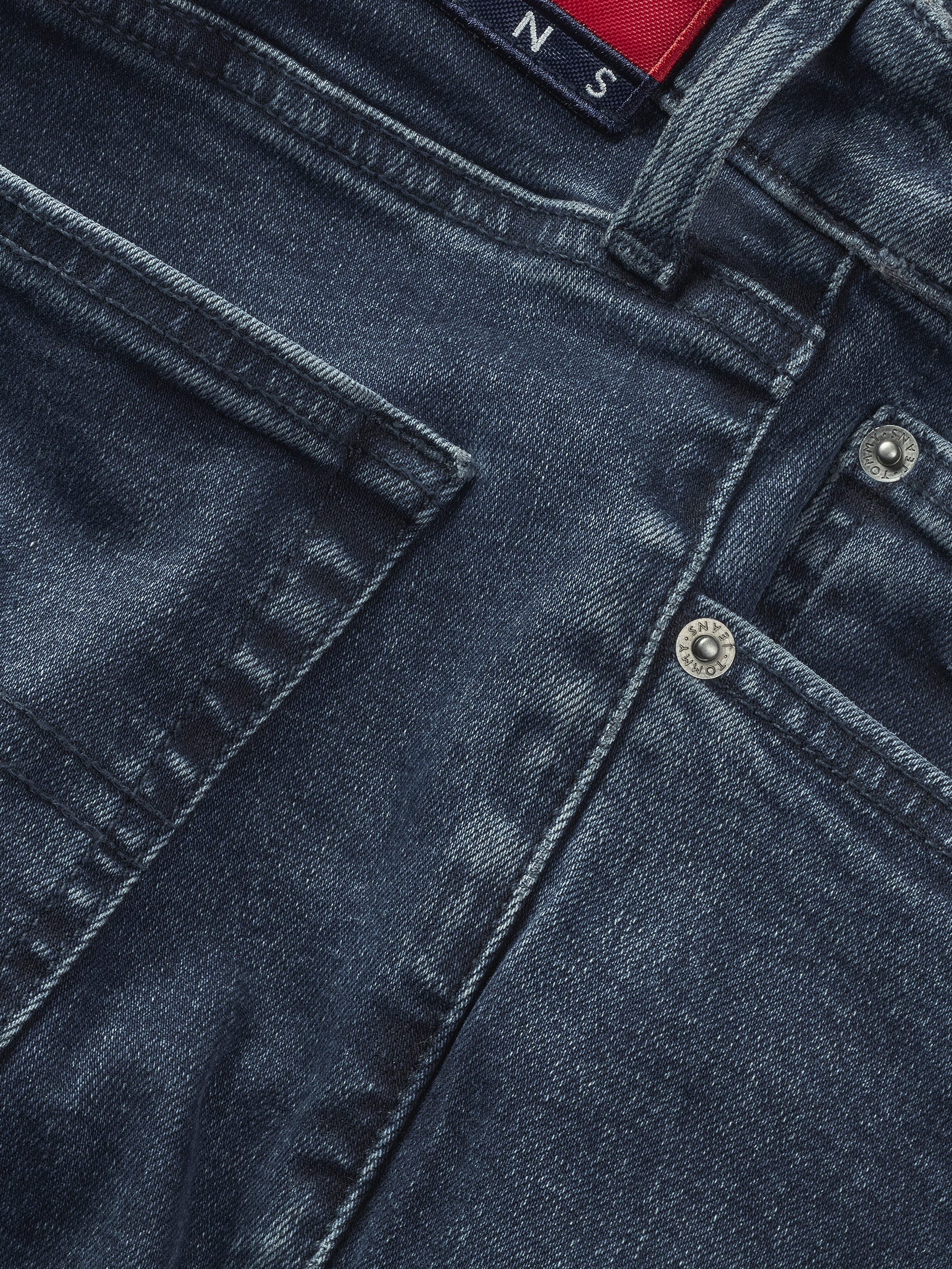 Tommy Jeans Tapered-fit-Jeans »Austim Slim Tapered«, mit Logostickereien