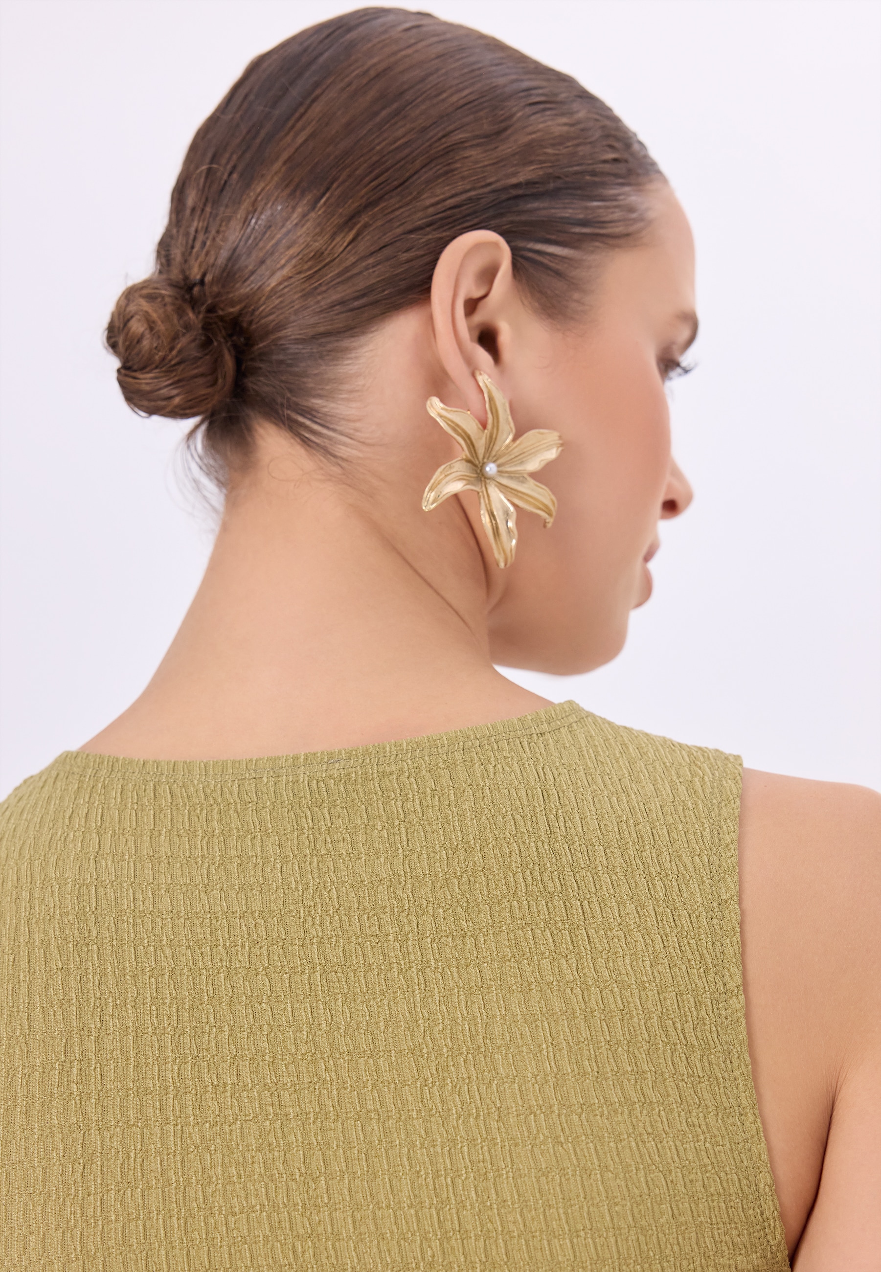 LSCN by LASCANA Crop-Top en tissu froissé doux avec accessoire décoratif