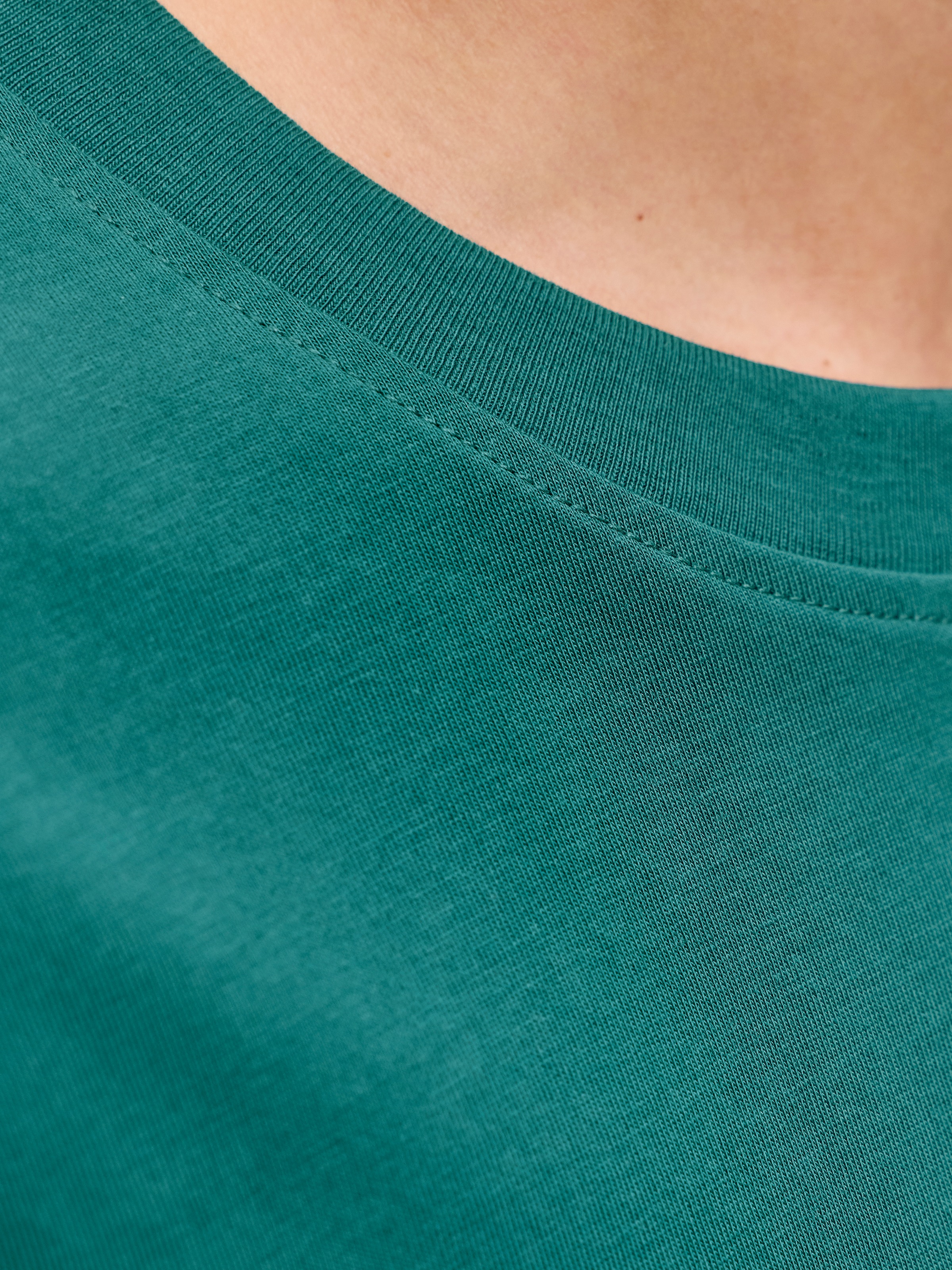 Jack & Jones Shirt à col rond »JJESTAR mit Pigmentprint und Baumwollgefühl« coton, coupe décontractée