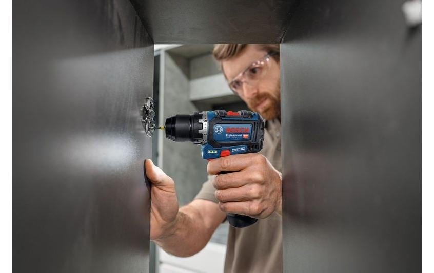 Bosch Professional Akku-Bohrschrauber »GSR 12 V-32 Kit« Set,  Mit 2 Akkus, 1 Ladegerät & Koffer