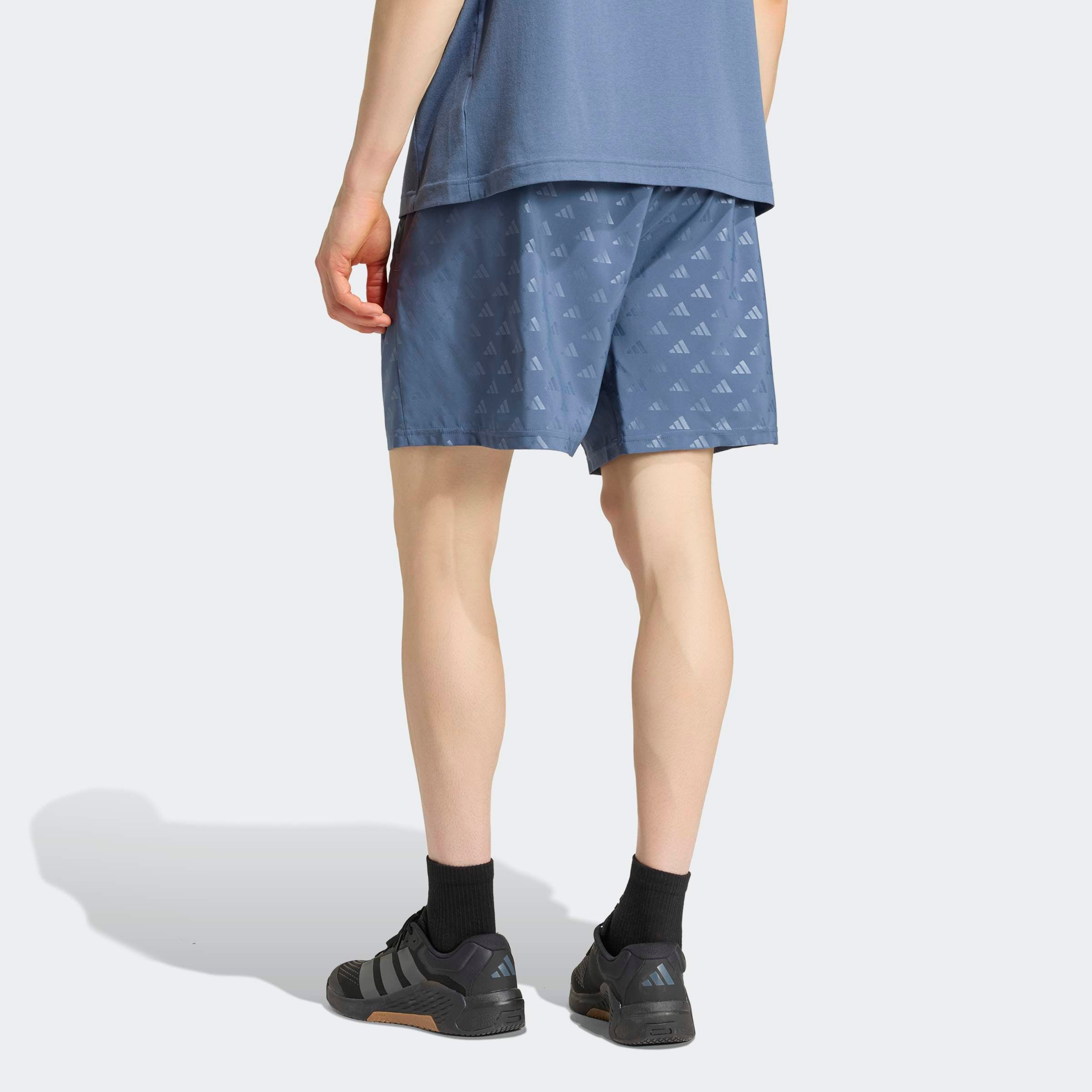 adidas Performance Short »WORKOUT ESSENTIALS BRANDLOVE WOVEN«  pour activités sportives, avec Climacool®, coupe normale