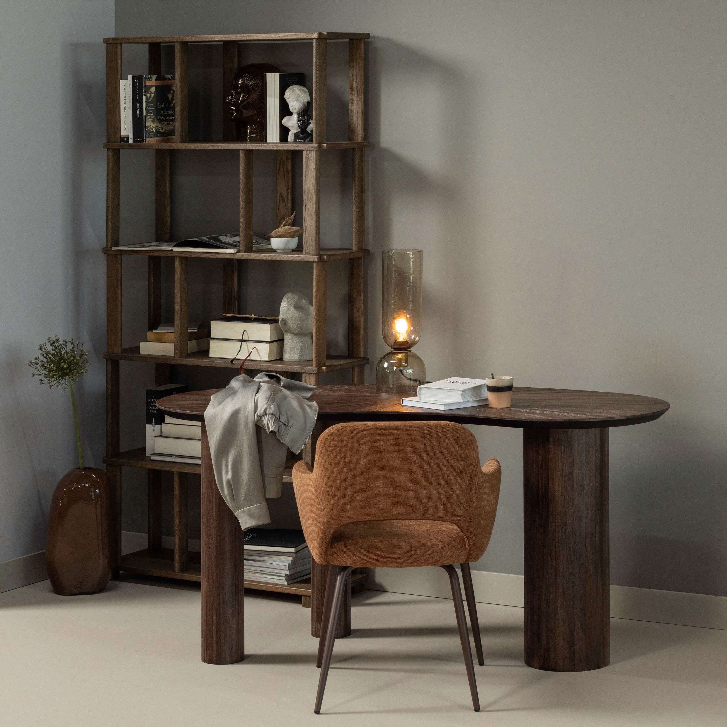 WOOOD Schreibtisch »Sun aus Teakholz mit organischer Form und Standfuss 150x62x76 cm« Einfach zu montieren, sichtbare Maserung