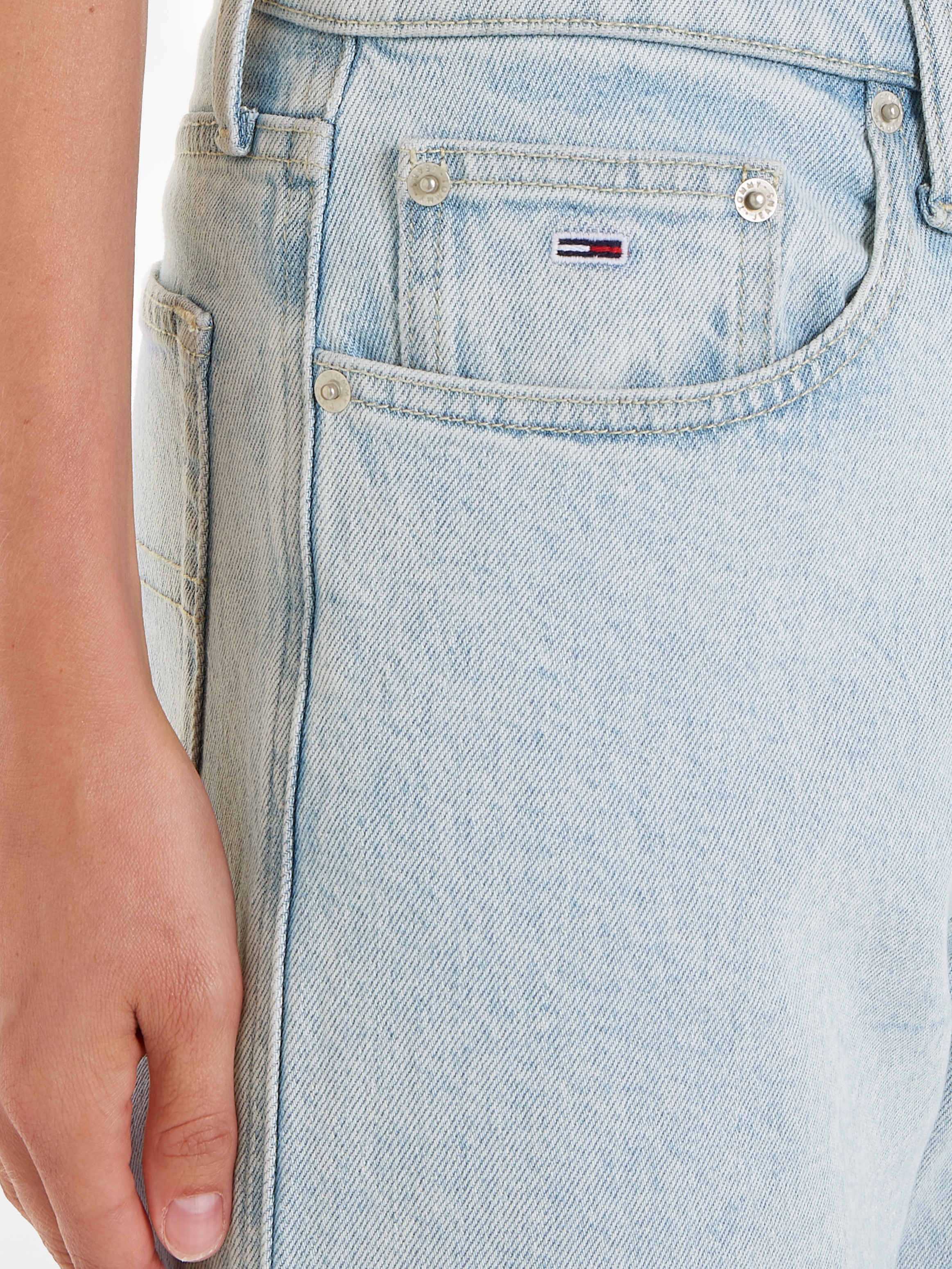 Tommy Jeans Weite Jeans »Betsy Mid Rise«, im Five Pocket Style