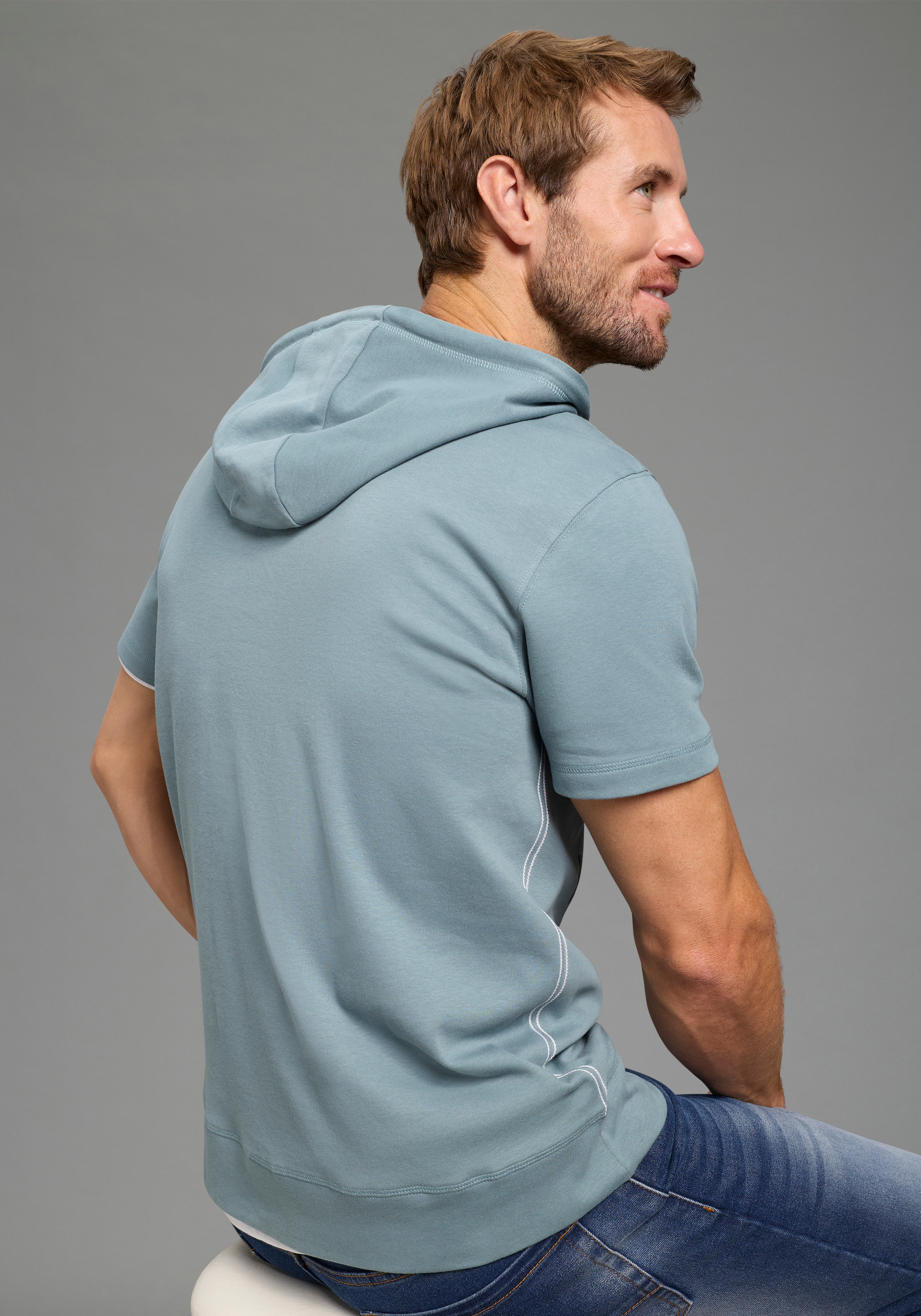 KangaROOS Kapuzenshirt mit Kapuze und angesetztem Bündchen, Halbarm-Design