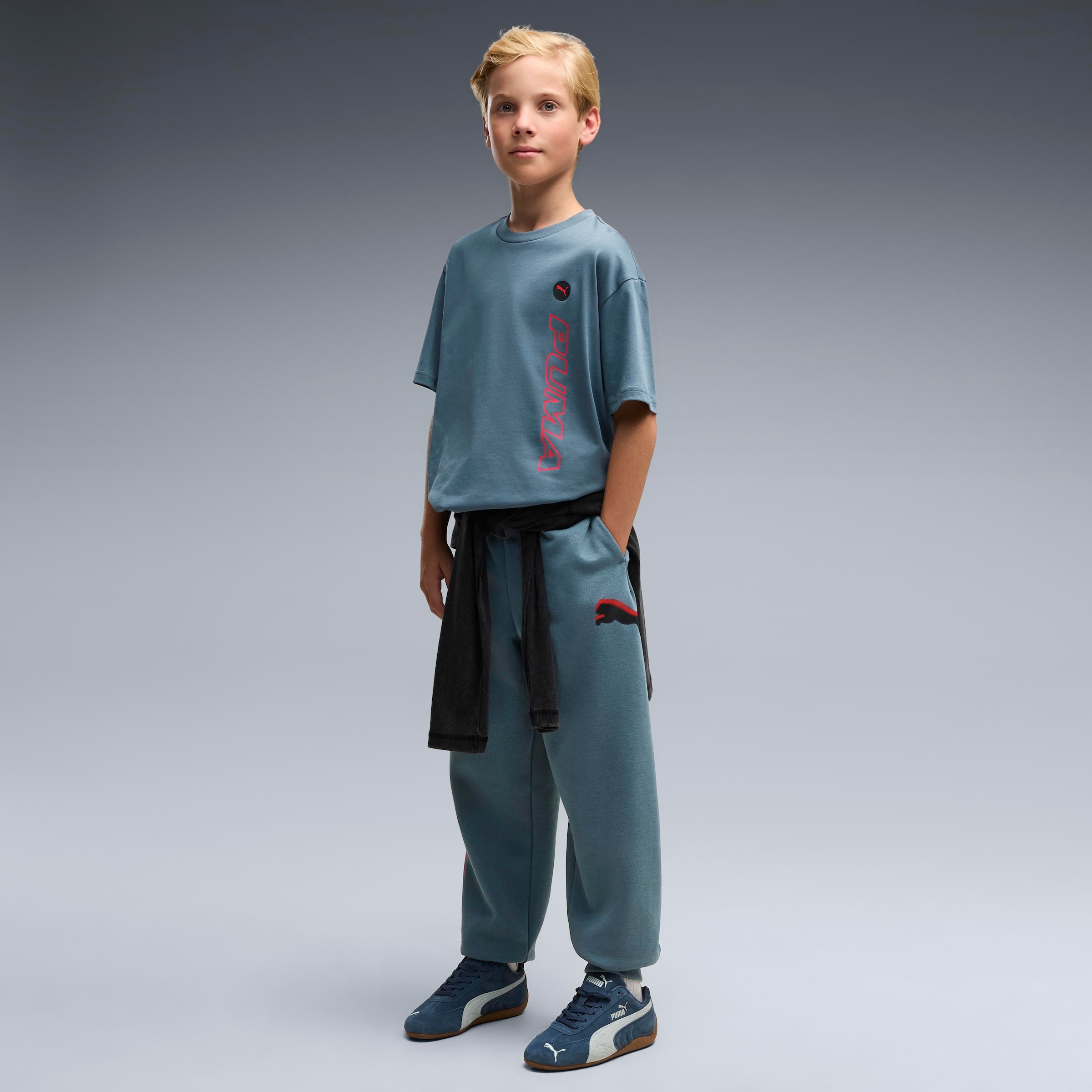 PUMA Pantalon de survêtement »STREET RELAXED SWEATPANTS FL B«  avec poches fendues, en polaire, longueur normale