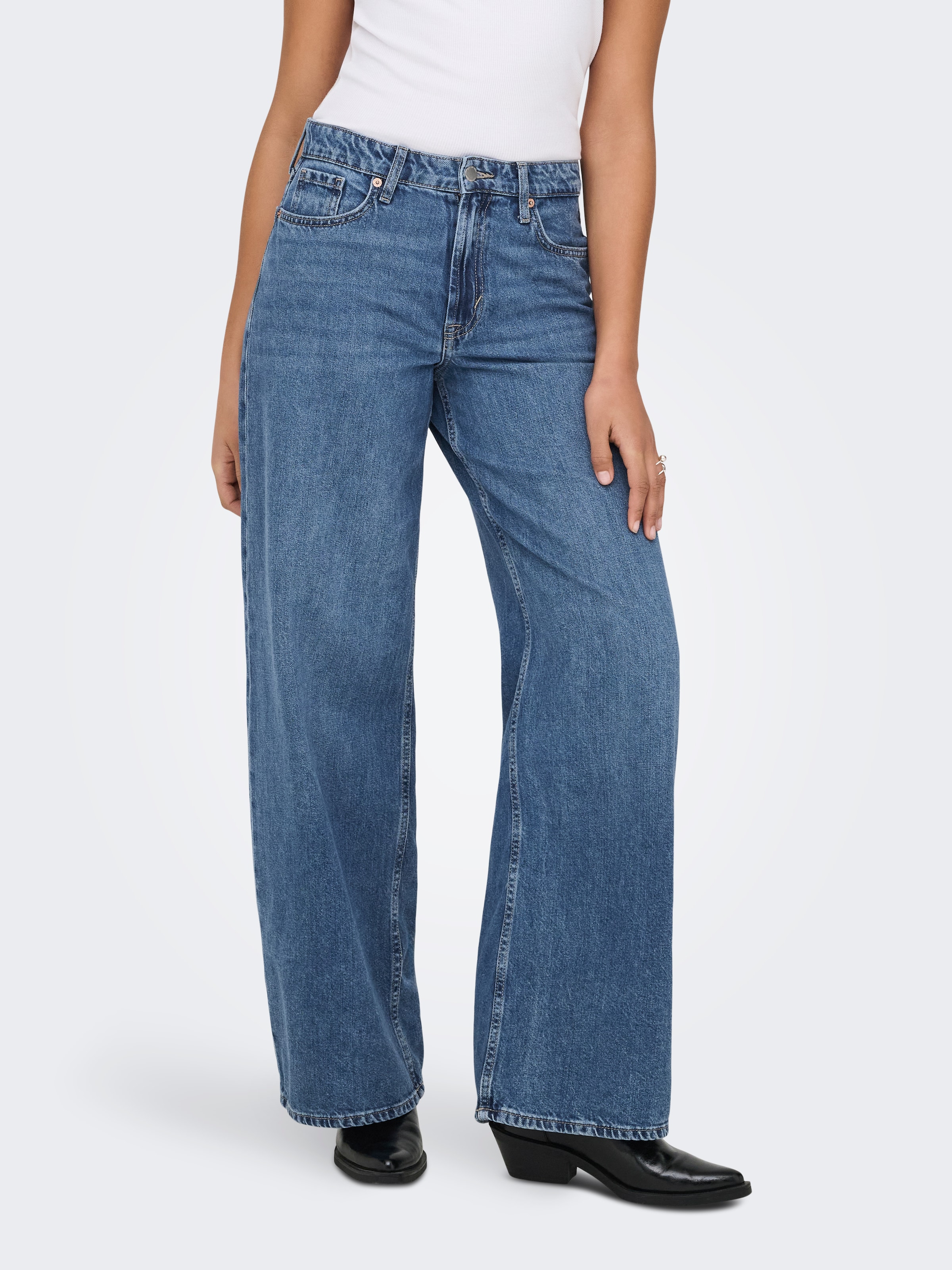 Image of ONLY High-waist-Jeans "ONLSILKY SOFT HW WIDE DNM PIM233 NOOS" mittlere Waschung, hohe Leibhöhe, weite Beinform