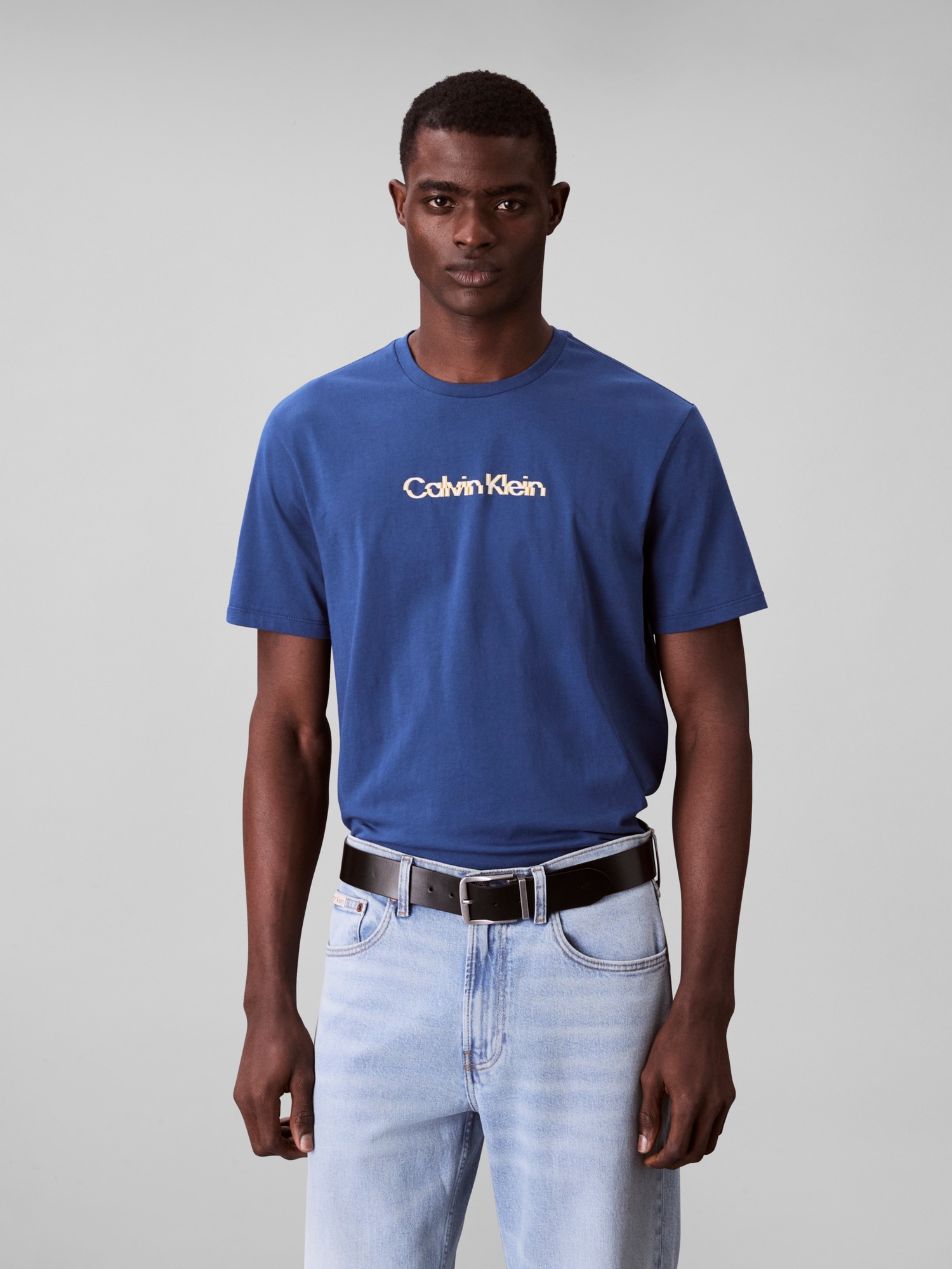 Calvin Klein Jeans T-Shirt »SS GLITCHED LOGO EU CLASSIC TEE« Mit Rundhalsausschnitt