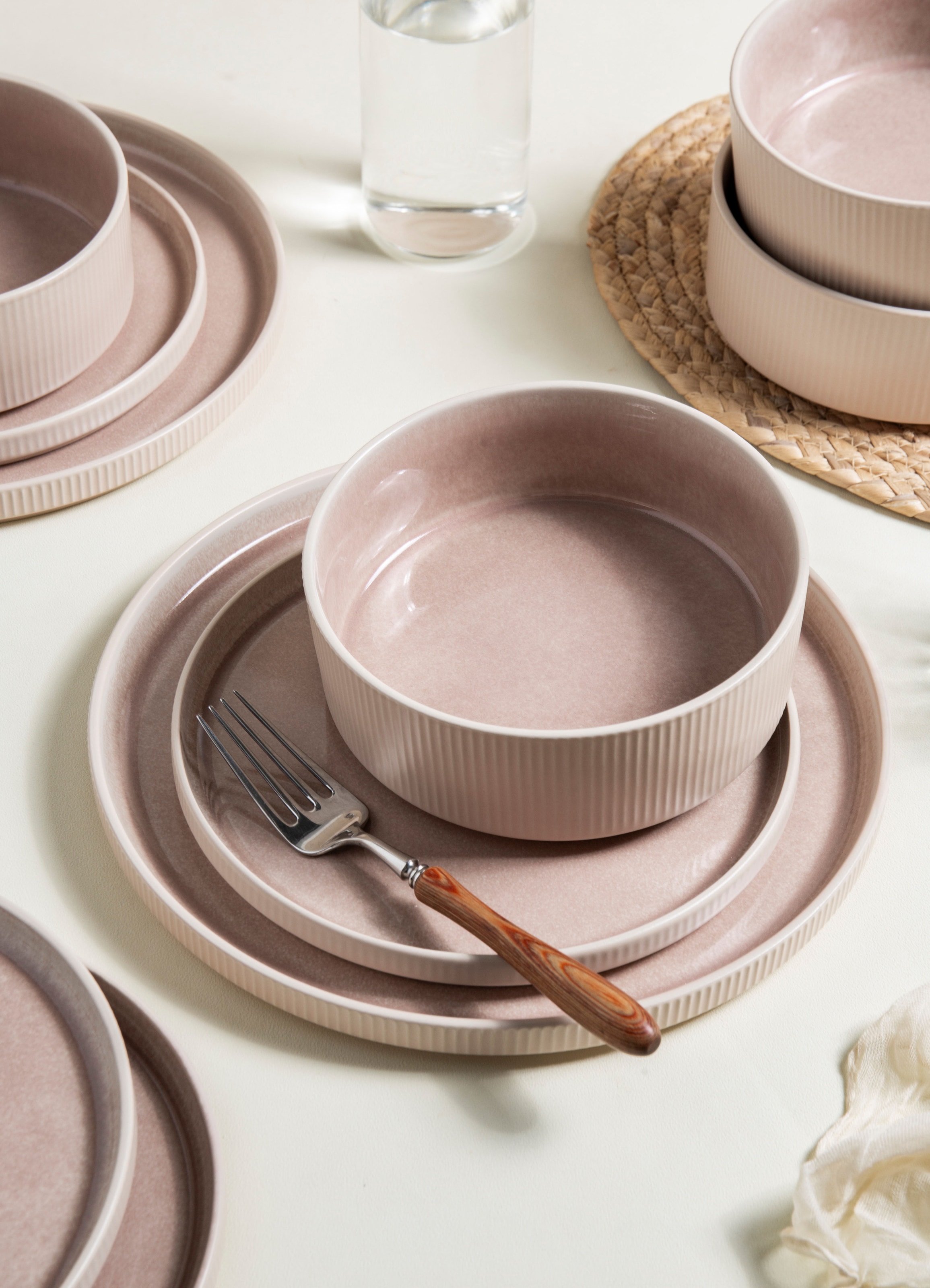 GOODproduct Set de vaisselle »Ylvii, aussen matt, innen reaktiv glasiert« Riffeloptik, spülmaschinenfest und mikrowellengeeignet