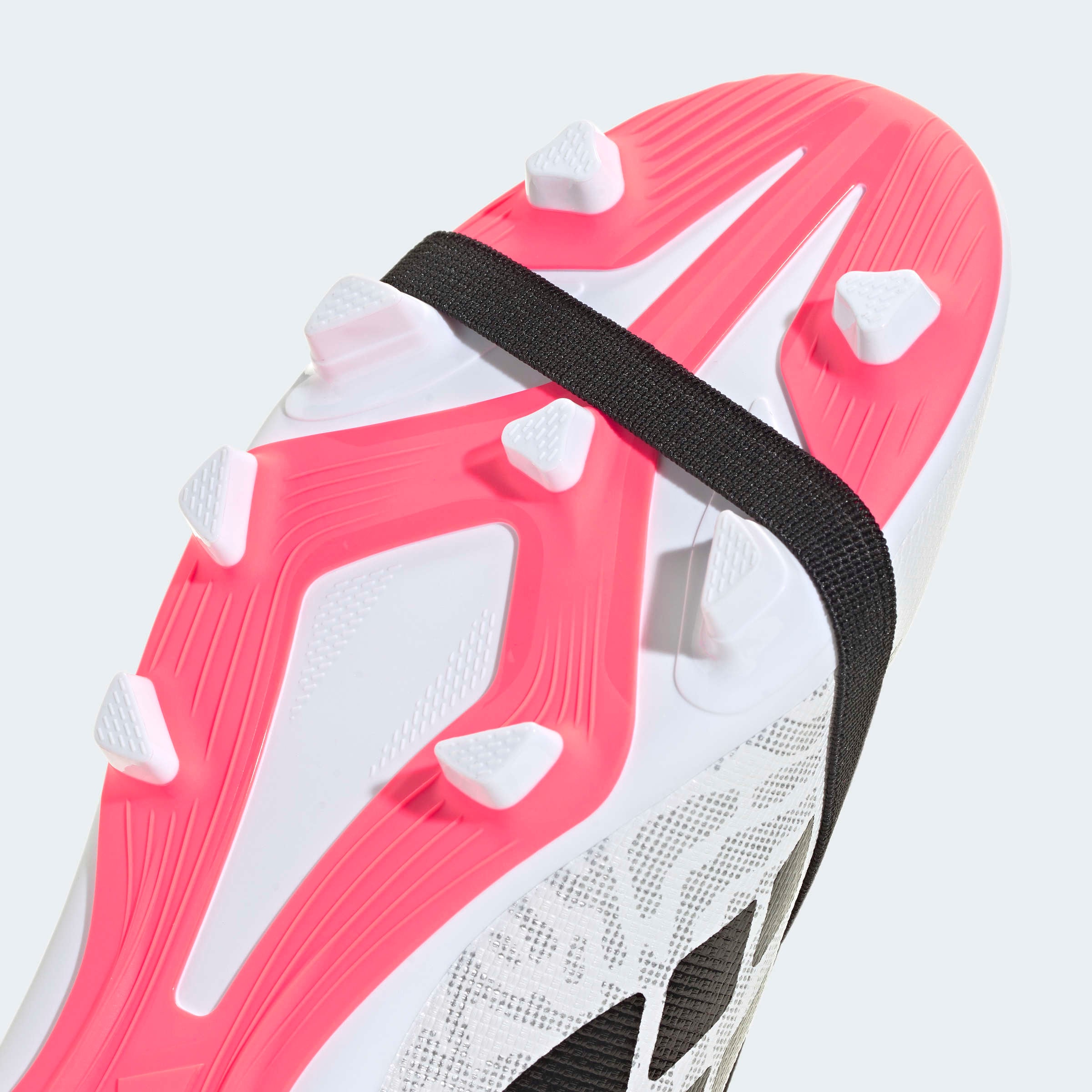 adidas Performance Chaussure de football »PREDATOR CLUB KIDS , FESTE BÖDEN/GEMISCHTE BÖDEN, UMSCHLAGBARE ZUNGE«  adapté à de nombreux types de sols, pour adolescents et enfants
