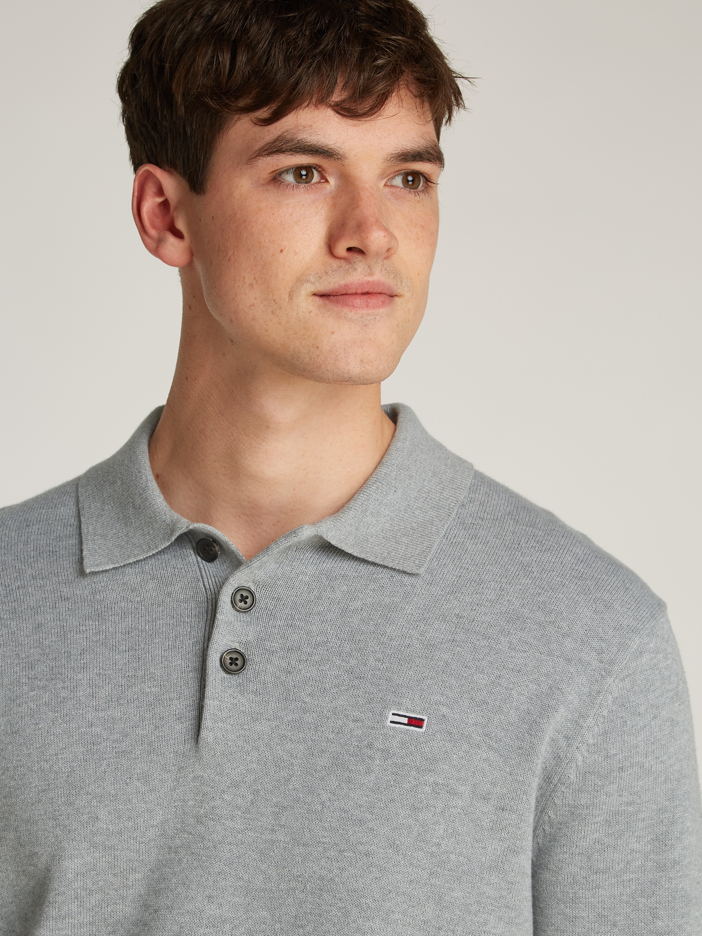 Tommy Jeans Polokragenpullover »TJM SLIM ESSENTIAL POLO SWEATER«, mit Logostickerei