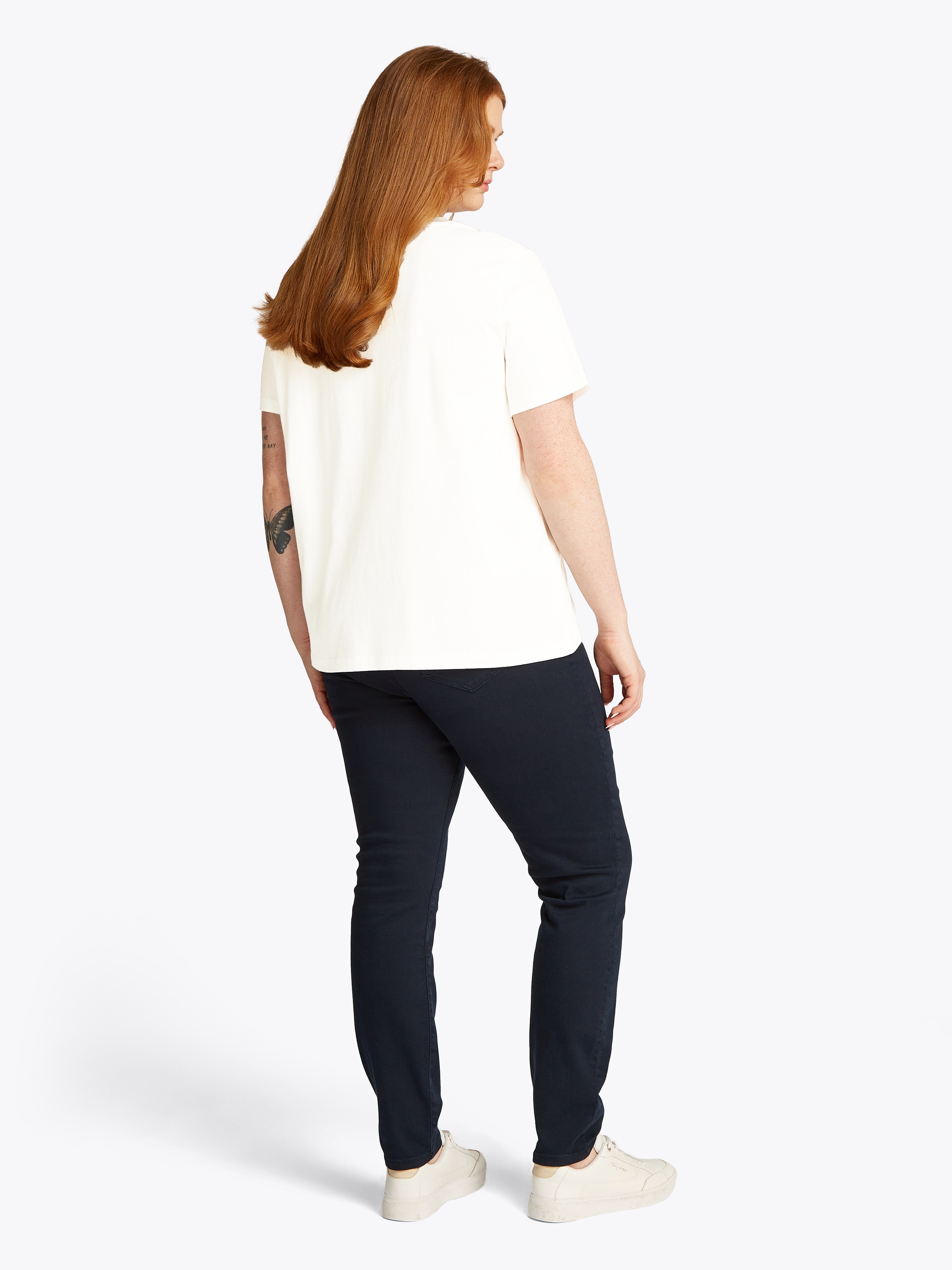 Tommy Hilfiger Curve Rundhalsshirt »CRV REG SCRIPT C-NK TEE SS«, in Grossen Grössen, Logoschriftzug