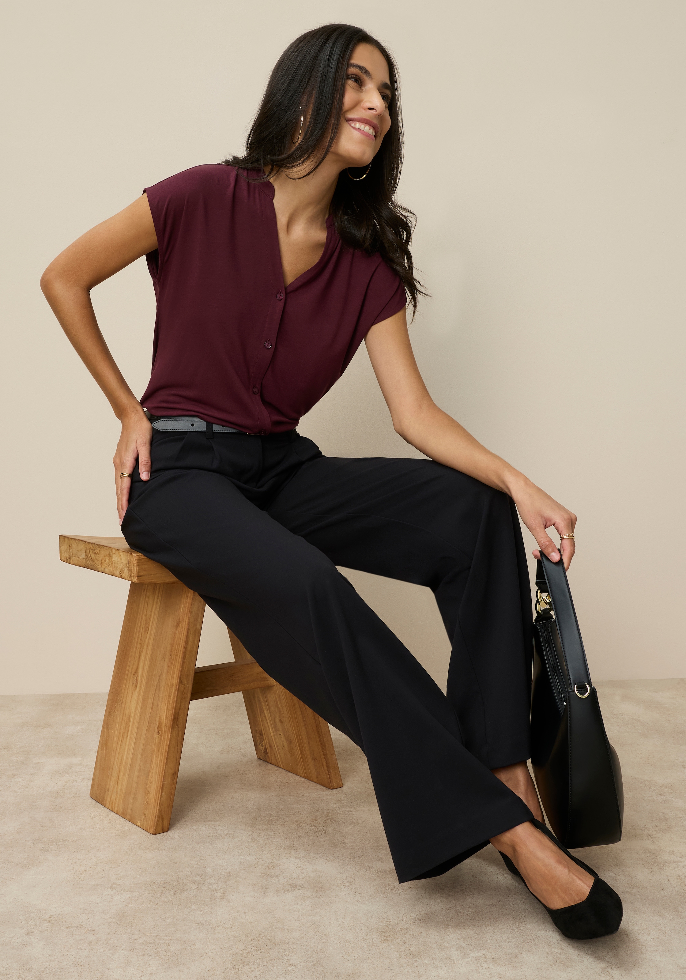 Tamaris T-shirt à manches courtes mit Knopfleiste und Stehkragen, elastisches Material