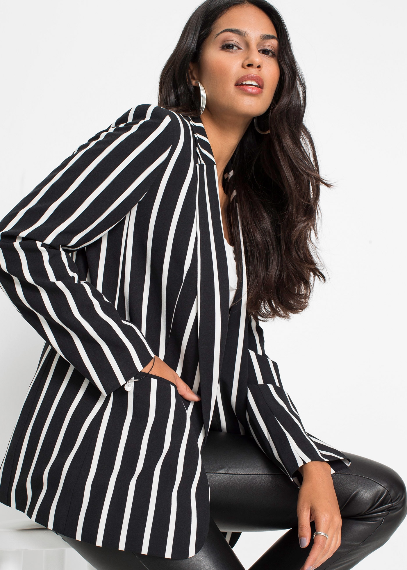 bonprix Jackenblazer »Blazer« für modischen Auftritt, schmale Passform, mit Reverskragen