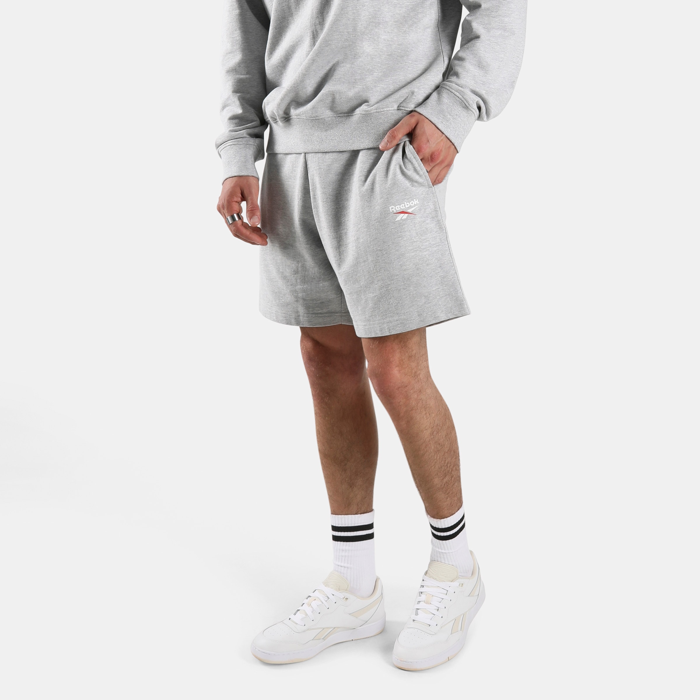 Image of Reebok Sweatshorts "ID SMALL LOGO SHORTS" Sweatshorts für Sommermode und Frühlingsmode, in den Grössen S bis XXL