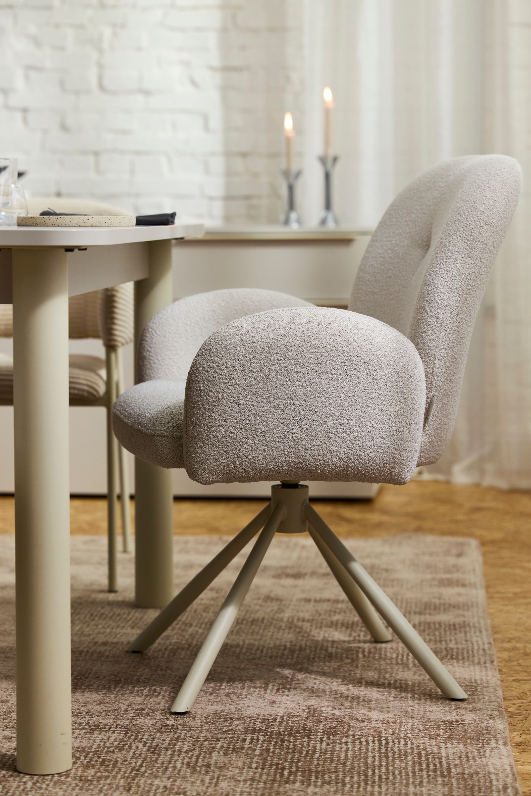 TOM TAILOR HOME Armlehnstuhl »PEBBLE ARMCHAIR«, (Set), 2 St., Webstoff Bouclé, Esszimmerstuhl, mit Armlehnen, 4-Fussgestell, 140 kg belastbar, drehbar
