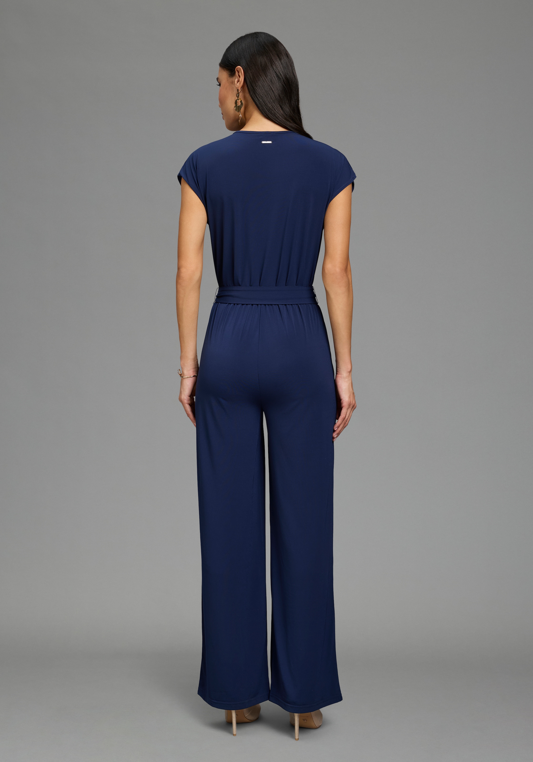 Laura Scott Jumpsuit mit Wickeloptik und Gürtel, aus elastischem Jersey-Material