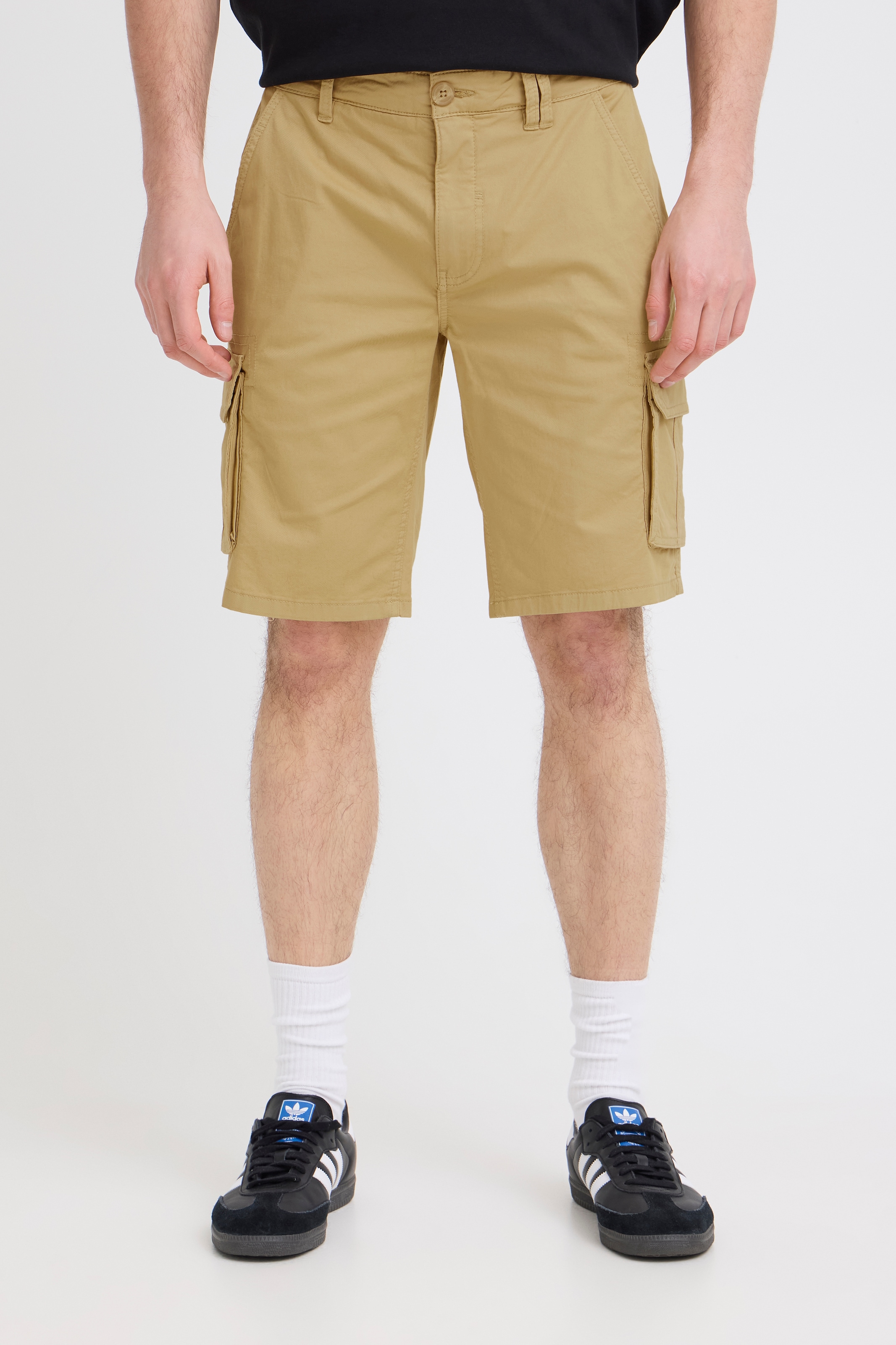 Image of Blend Shorts "BHMORGAN REG CARGO SHORTS" aus Baumwolle und Elasthan, Regular Fit, knielange Schnittform