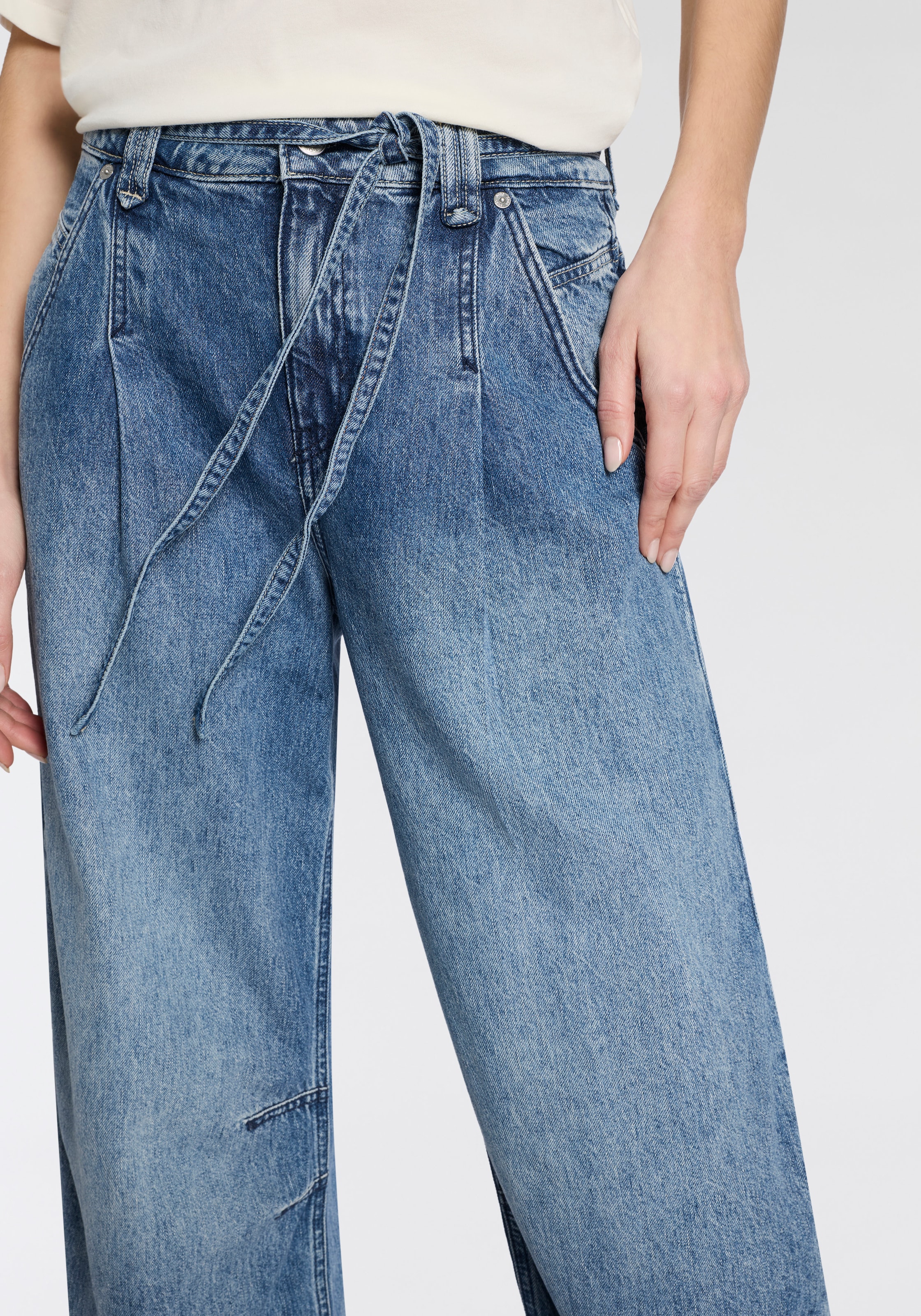 BOSS ORANGE Jeans large »PLEATED BARREL 1.0 Premium Damenmode« 2 pièces mit Bindegürtel, High Waist