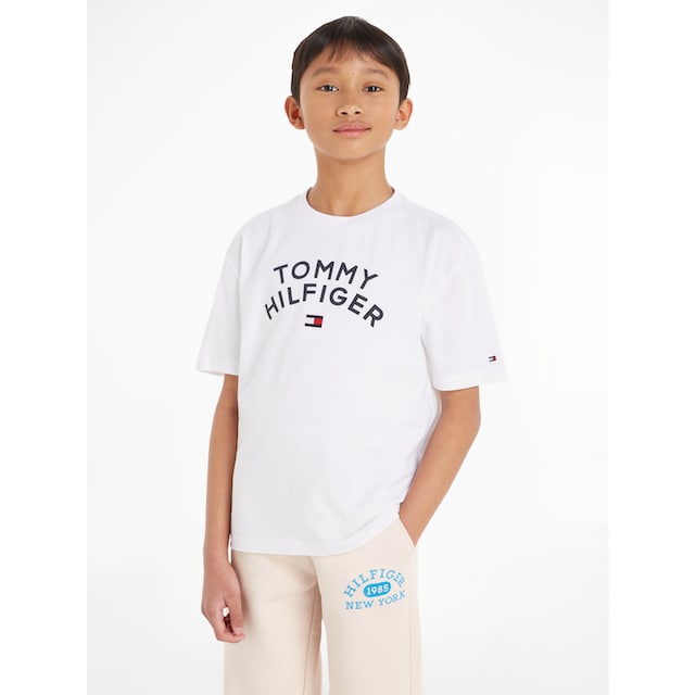 Trendige Tommy Hilfiger T-Shirt »TOMMY HILFIGER FLAG TEE« versandkostenfrei  - ohne Mindestbestellwert shoppen