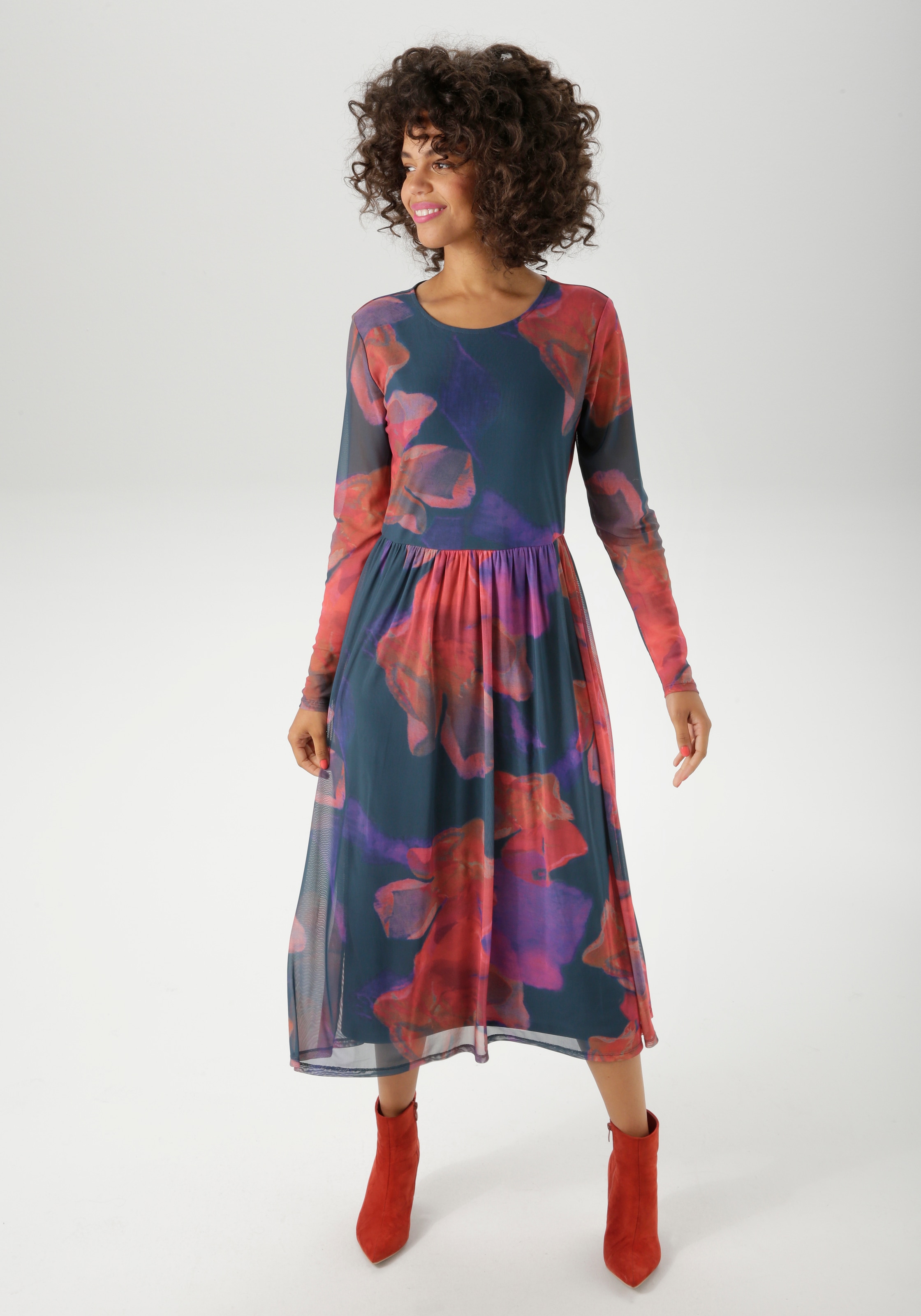 Aniston CASUAL Midikleid, mit grossflächigen Batik-Blüten bedruckt - NEUE KOLLEKTION