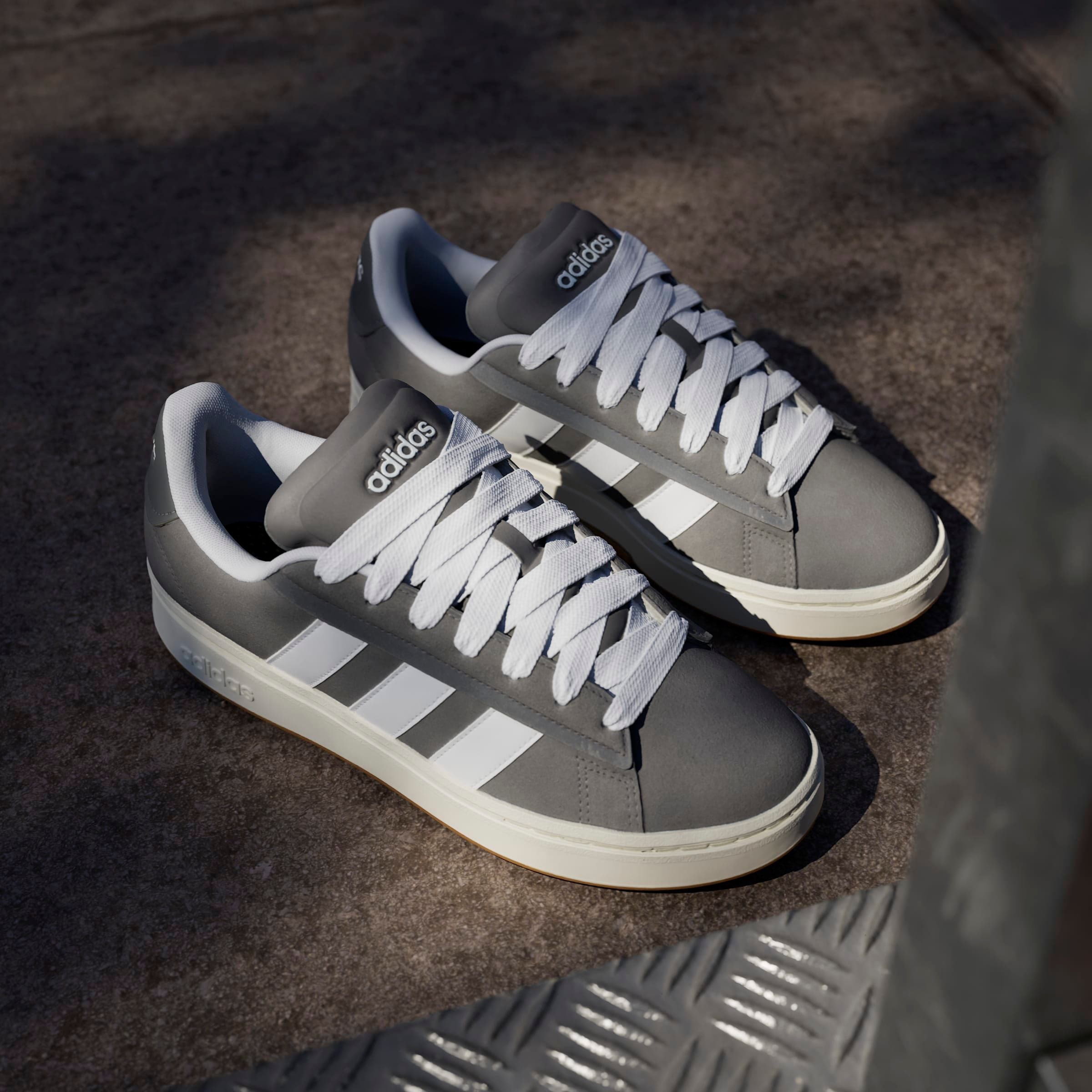 adidas Sportswear Sneaker »GRAND COURT ALPHA«, Design inspiriert vom adidas Campus 00