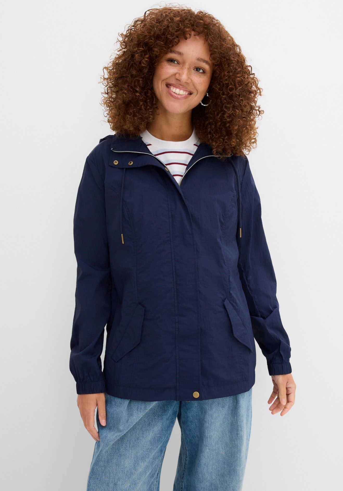 bonprix Veste tous temps mit Kapuze sportlicher Stil, leichter Parka mit Kapuze, mit seitlichen Taschen