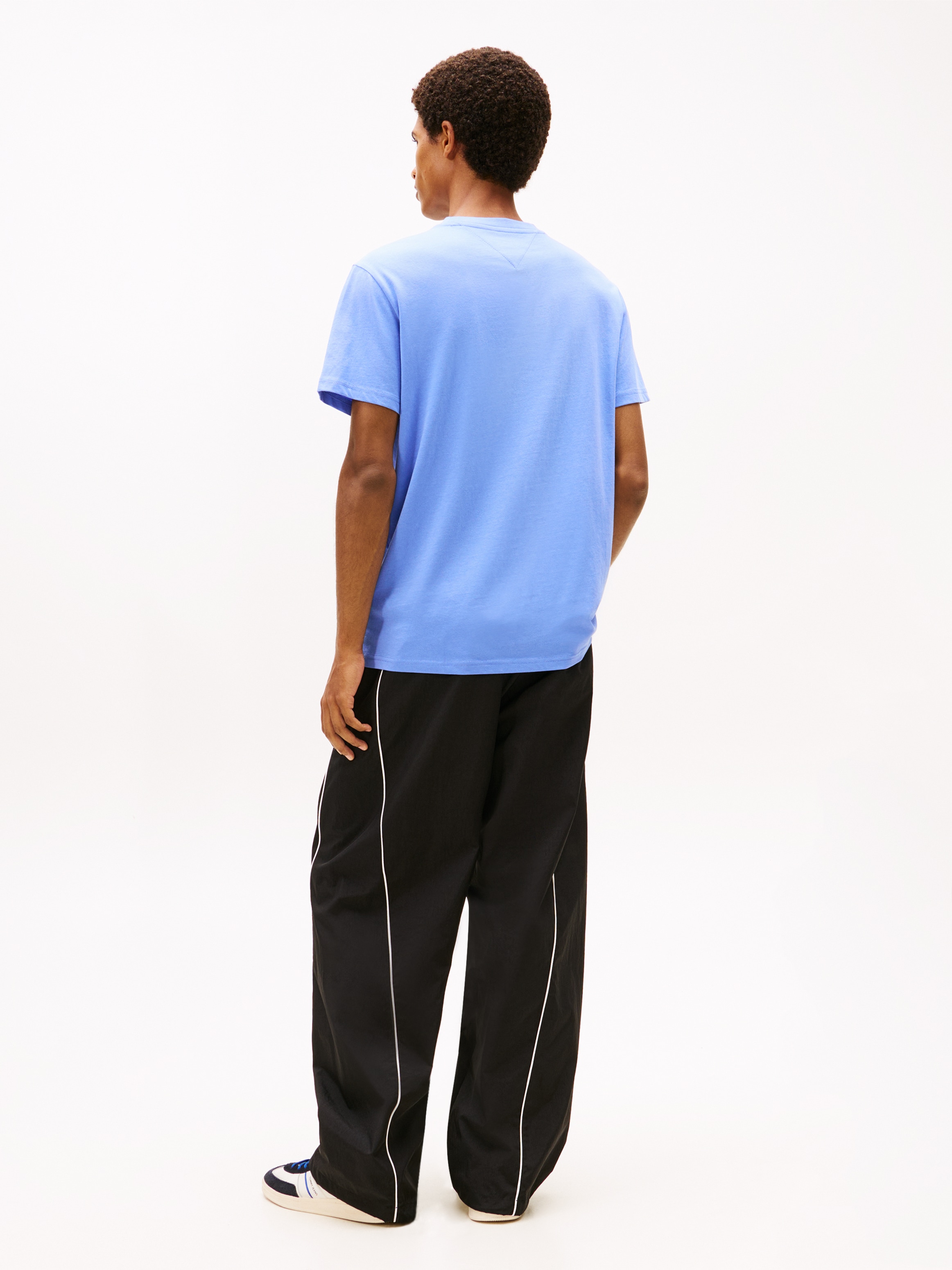 Tommy Jeans T-Shirt »TJM SLIM LINEAR CHEST TEE EXT« Mit Rundhalsausschnitt