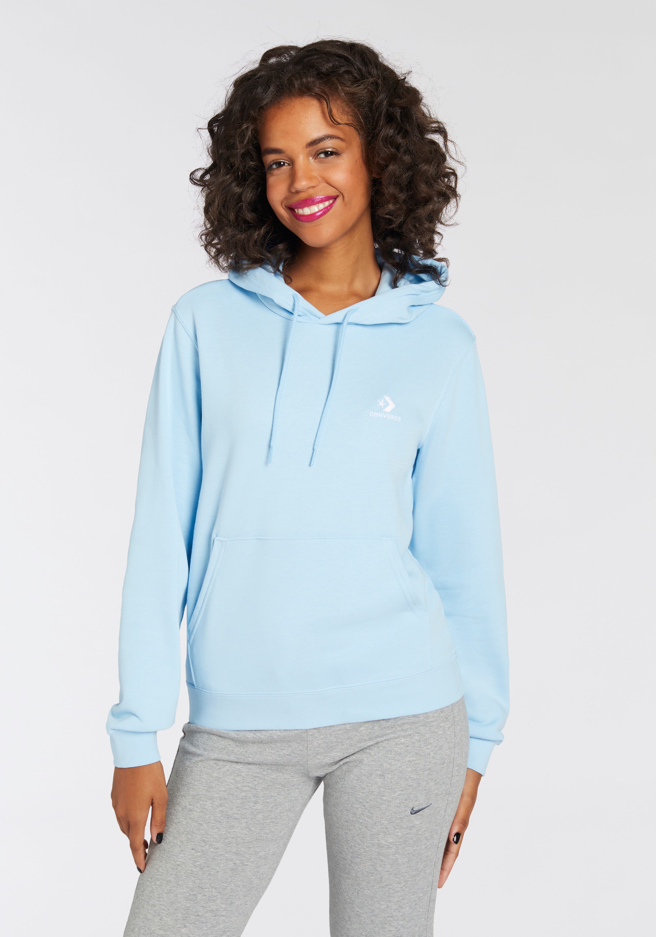 Image of Converse Kapuzensweatshirt, mit Kängurutasche, in Oversize-Passform
