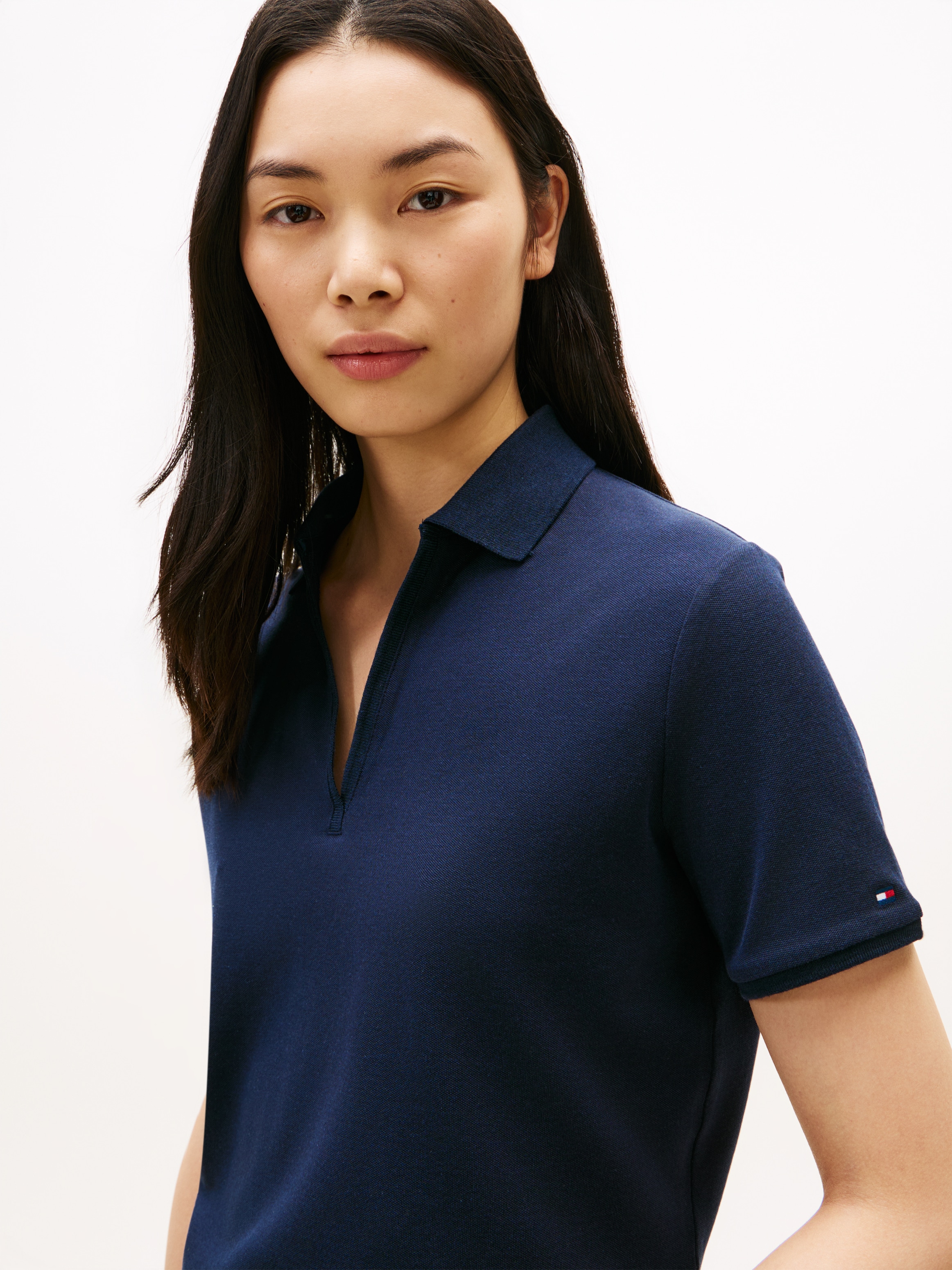 Tommy Hilfiger Polo »LYOCELL PIQUE OPEN-NK SS POLO« mit kleinem Logo-Stick