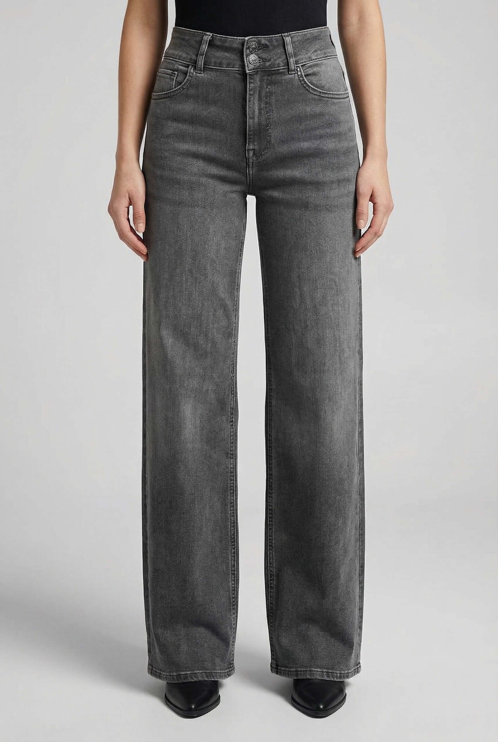 Image of ONLY High-waist-Jeans "ONLMADISON BLUSH HW WD DB BT SIK221 NOOS" hohe Leibhöhe, weite Beinform, gewaschener Denim-Look