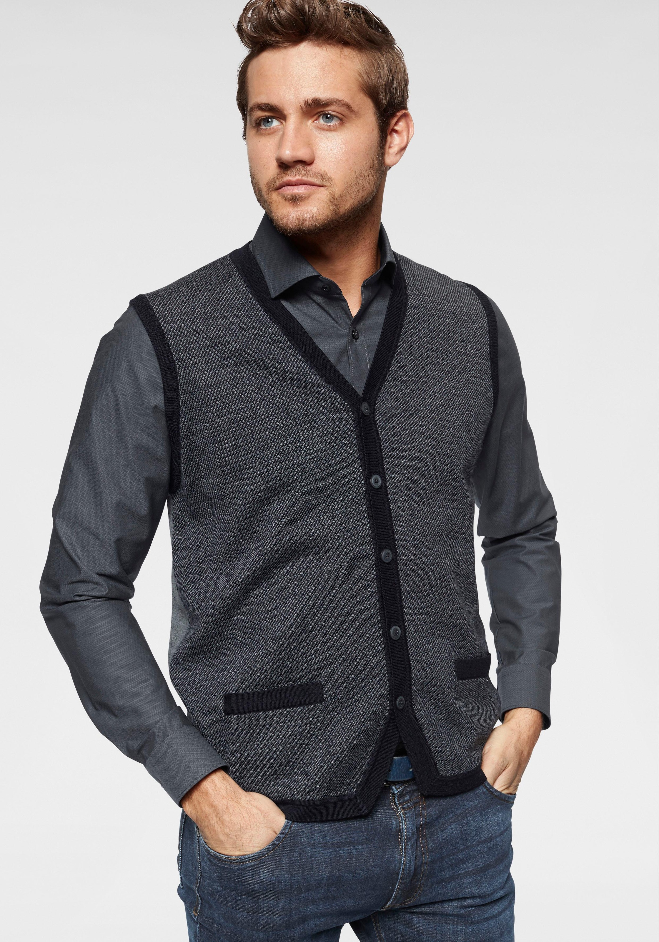 Image of bugatti Strickweste, 2 farbige Feinstrickqualität bei Ackermann Versand Schweiz