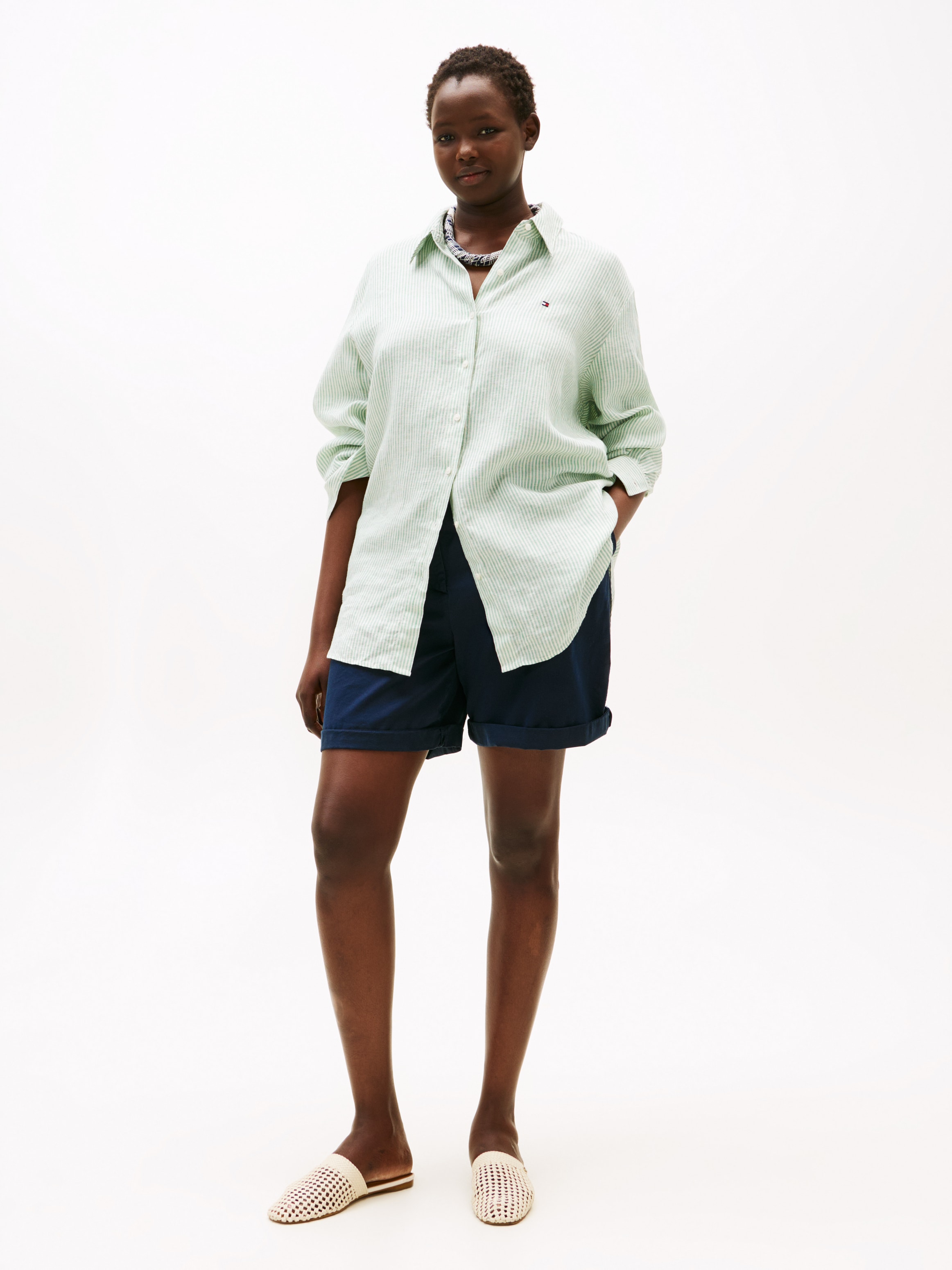 Tommy Hilfiger Curve Shorts »CRV CO BLEND GMD CHINO SHORT«, in Grossen Grössen, Chino Qualität, Logostickerei