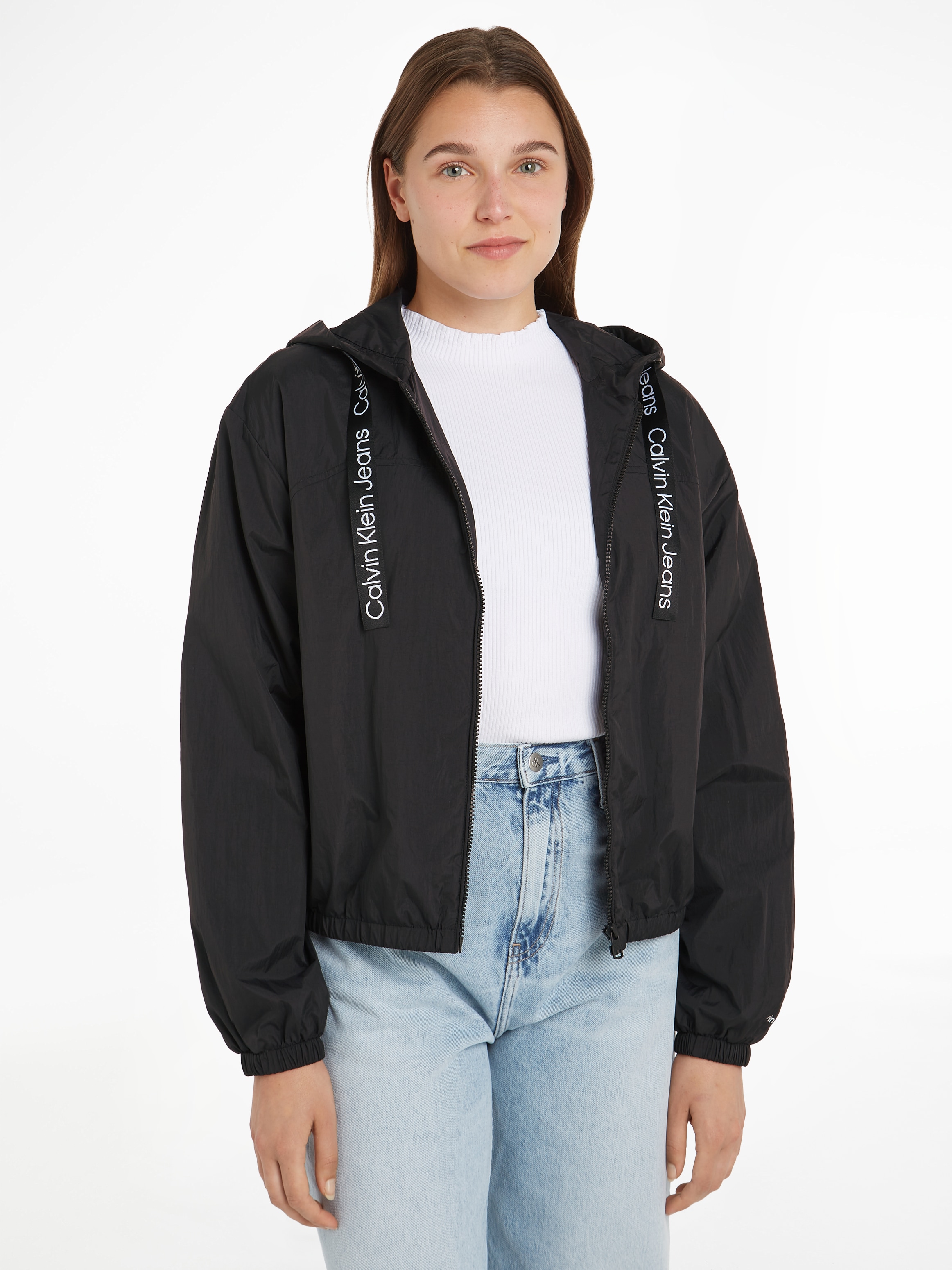 Calvin Klein Jeans Outdoorjacke »LOGO DRAWSTRING WINDBREAKER«, mit Kapuze, mit Logoschriftzug-Calvin Klein 1