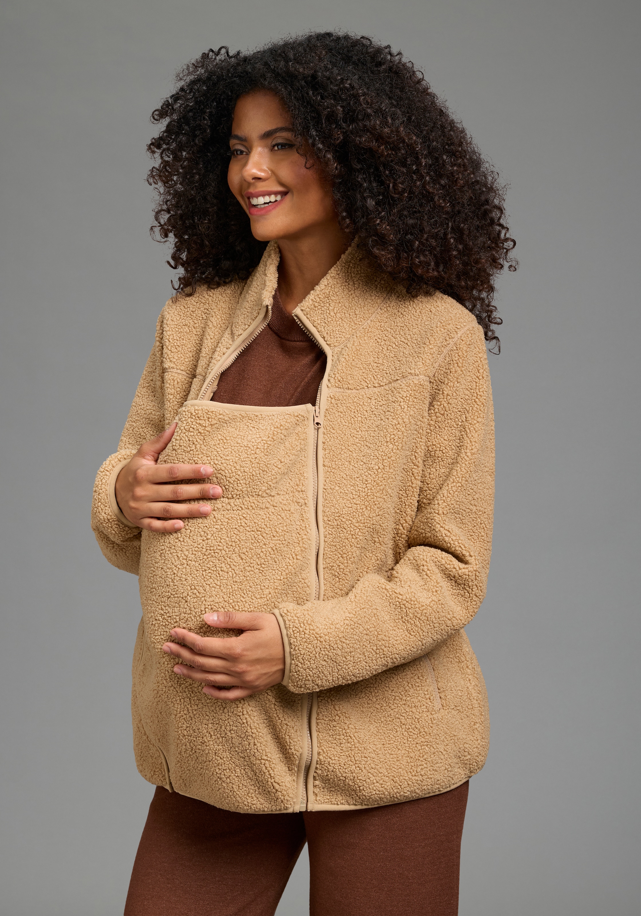 Image of Neun Monate Umstandssweatjacke "2in1 Umstandsfleecejacke mit zippbaren Baby-Einsatz" mit Stehkragen, aus weichem Fleece, bequeme Passform