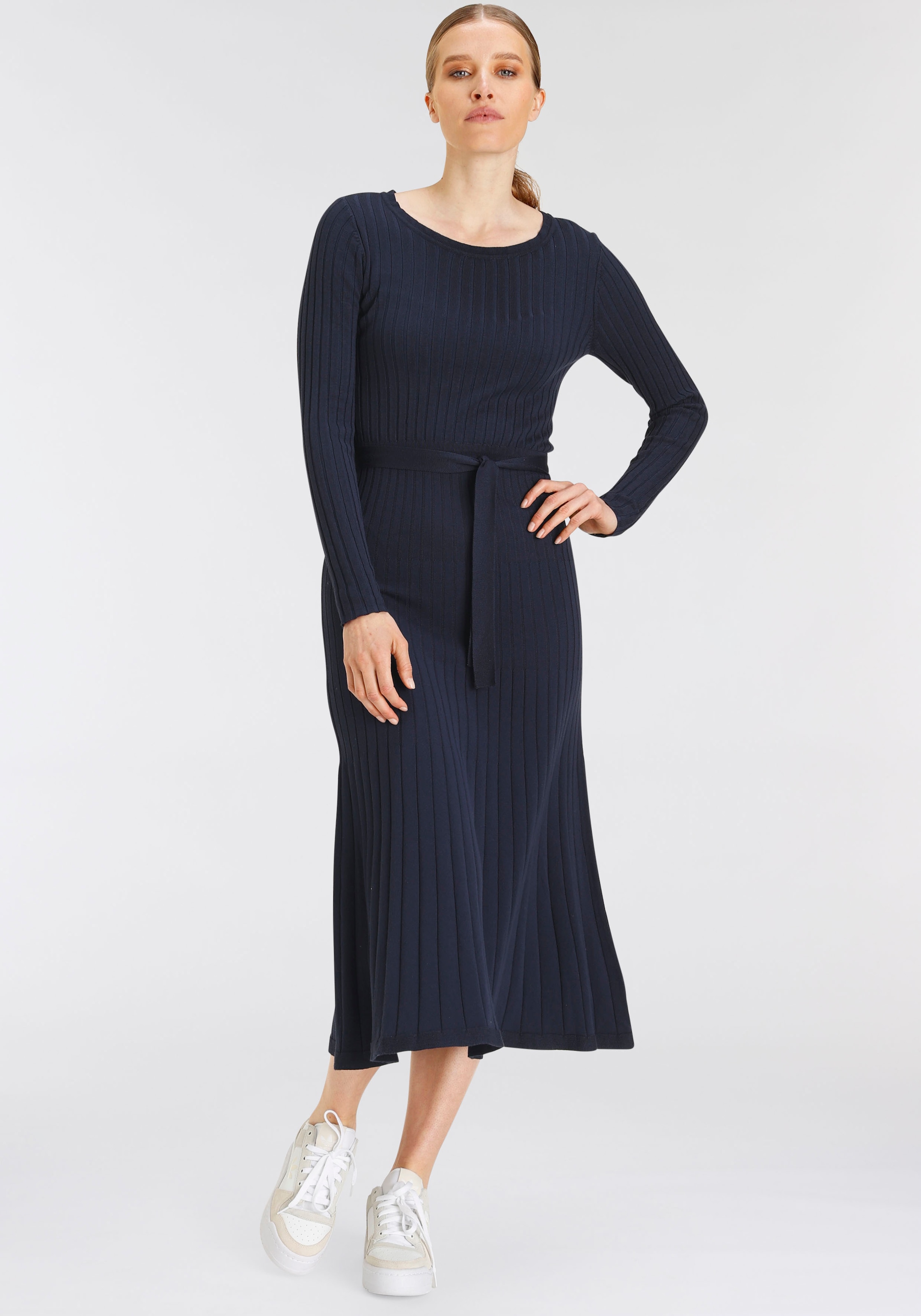 DELMAO Strickkleid, mit passendem Gürtel
