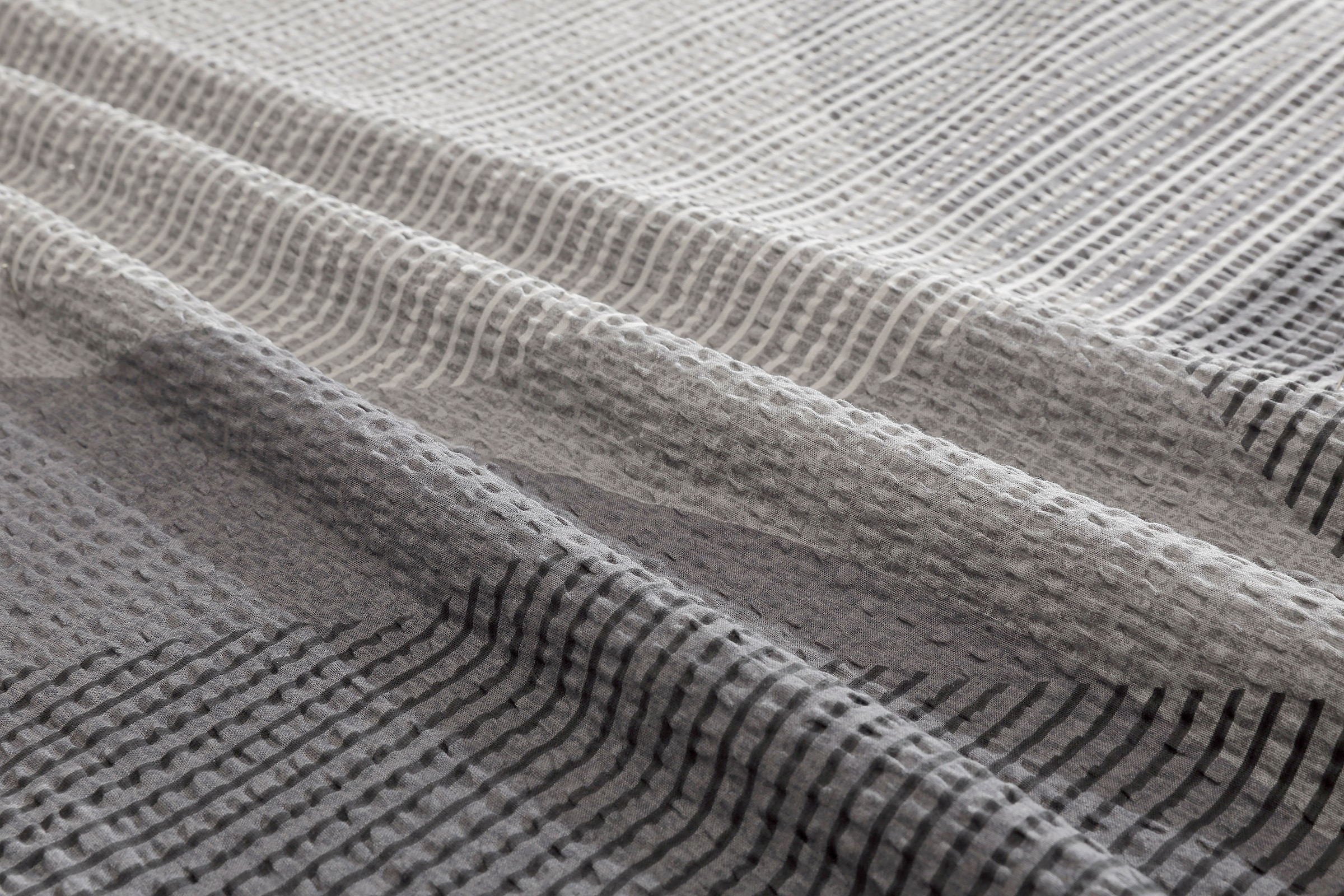 BIERBAUM Bettwäsche »Carla in Gr. 135x200 oder 155x220 cm«, Bettwäsche aus Baumwolle, geometrische Bettwäsche mit Reissverschluss