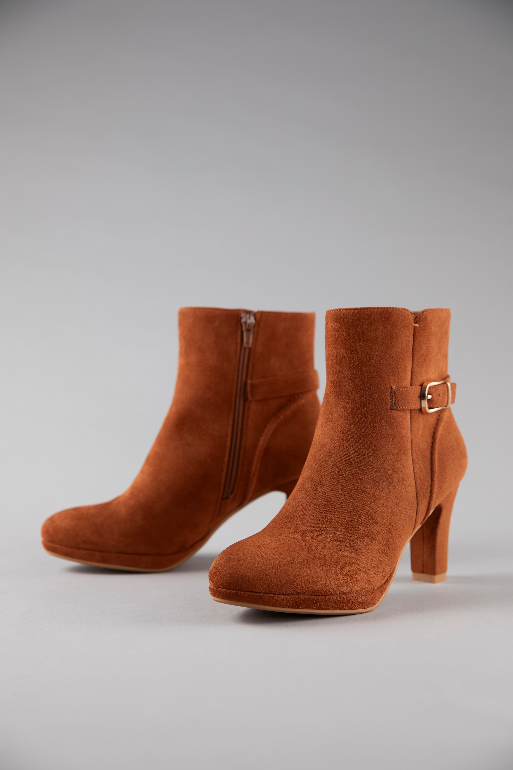 Aniston SHOES Stiefelette, Reissverschluss-Stiefelette, Trichterabsatz - NEUE KOLLEKTION
