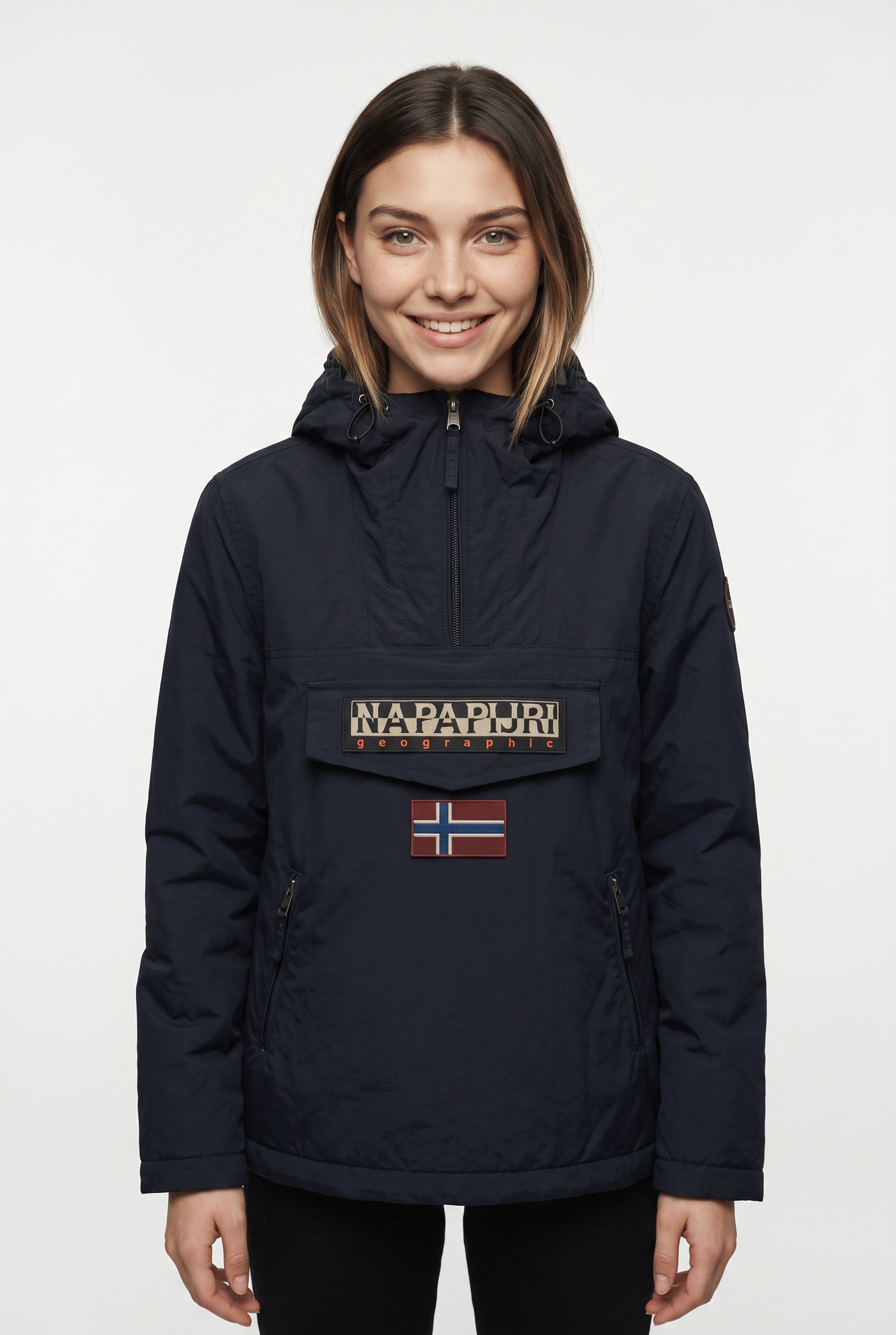 Image of Napapijri Anorak "RAINFOREST W PKT 4 DEMITASSE WT3" mit Kapuze mit markanter Silhouette, in Unifarben