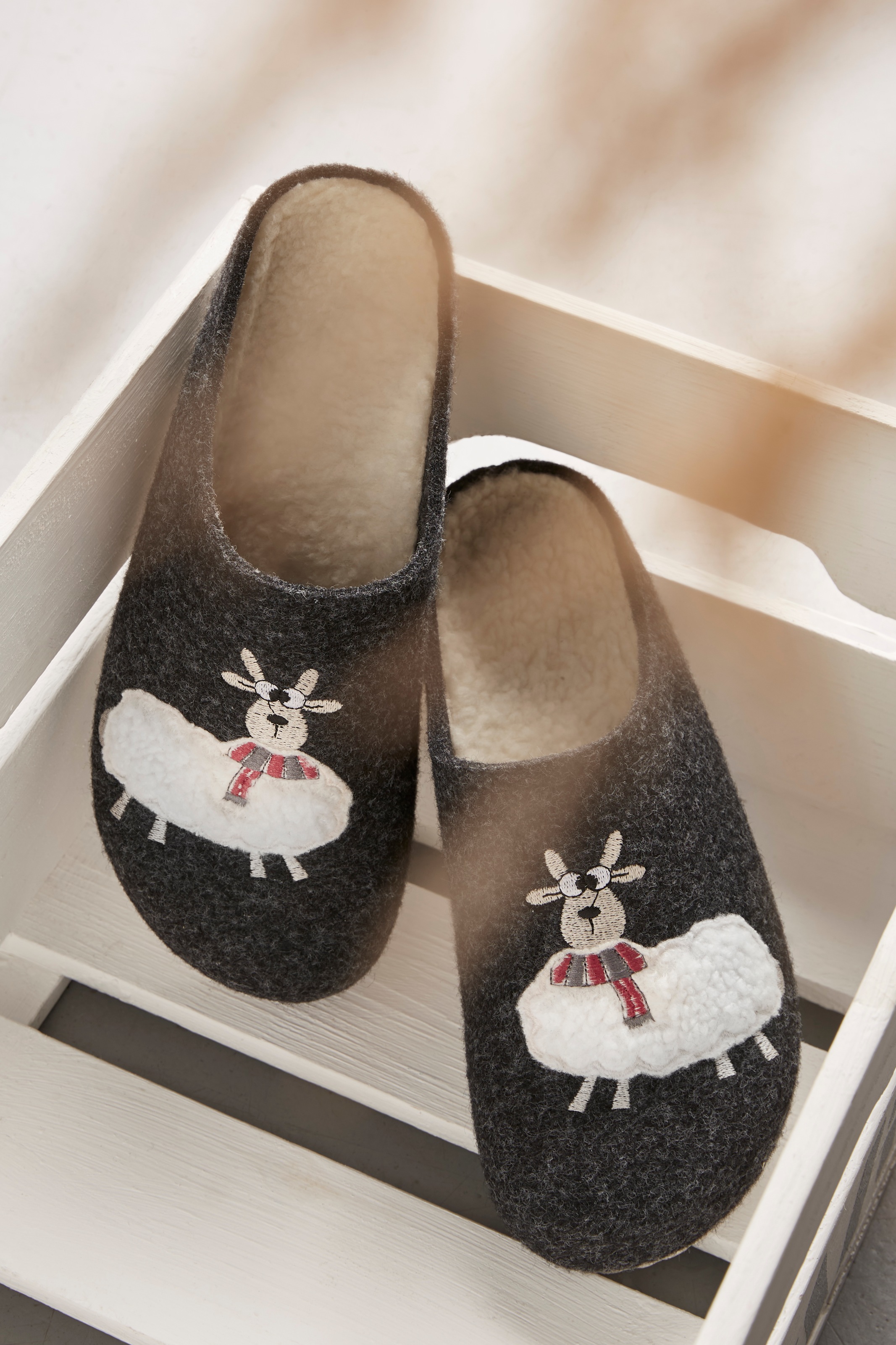 Aniston SHOES Sabot  chausson, pantoufle, chausson d’intérieur