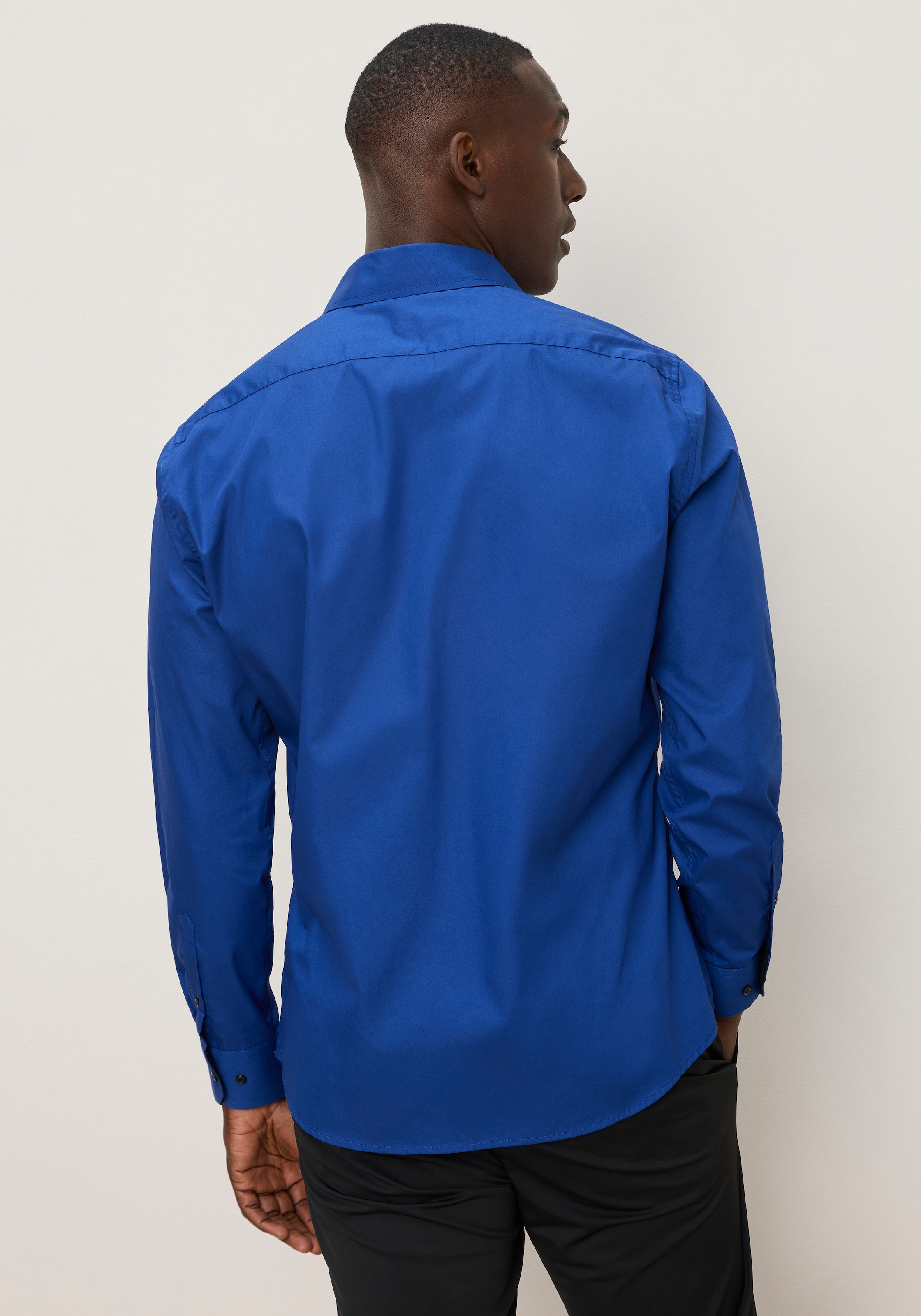 Bruno Banani Chemise à manches longues coupe cintrée, avec col Kent, en coton