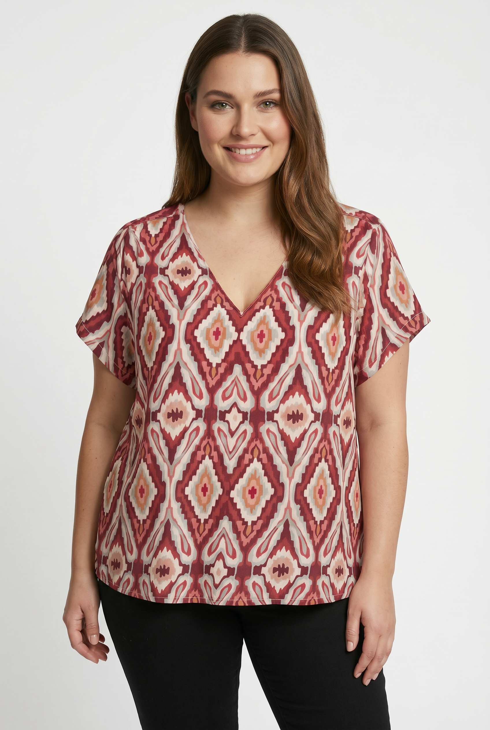 Image of ONLY CARMAKOMA V-Shirt "CARBELLY MIKASI SS V-NECK TOP AOP"