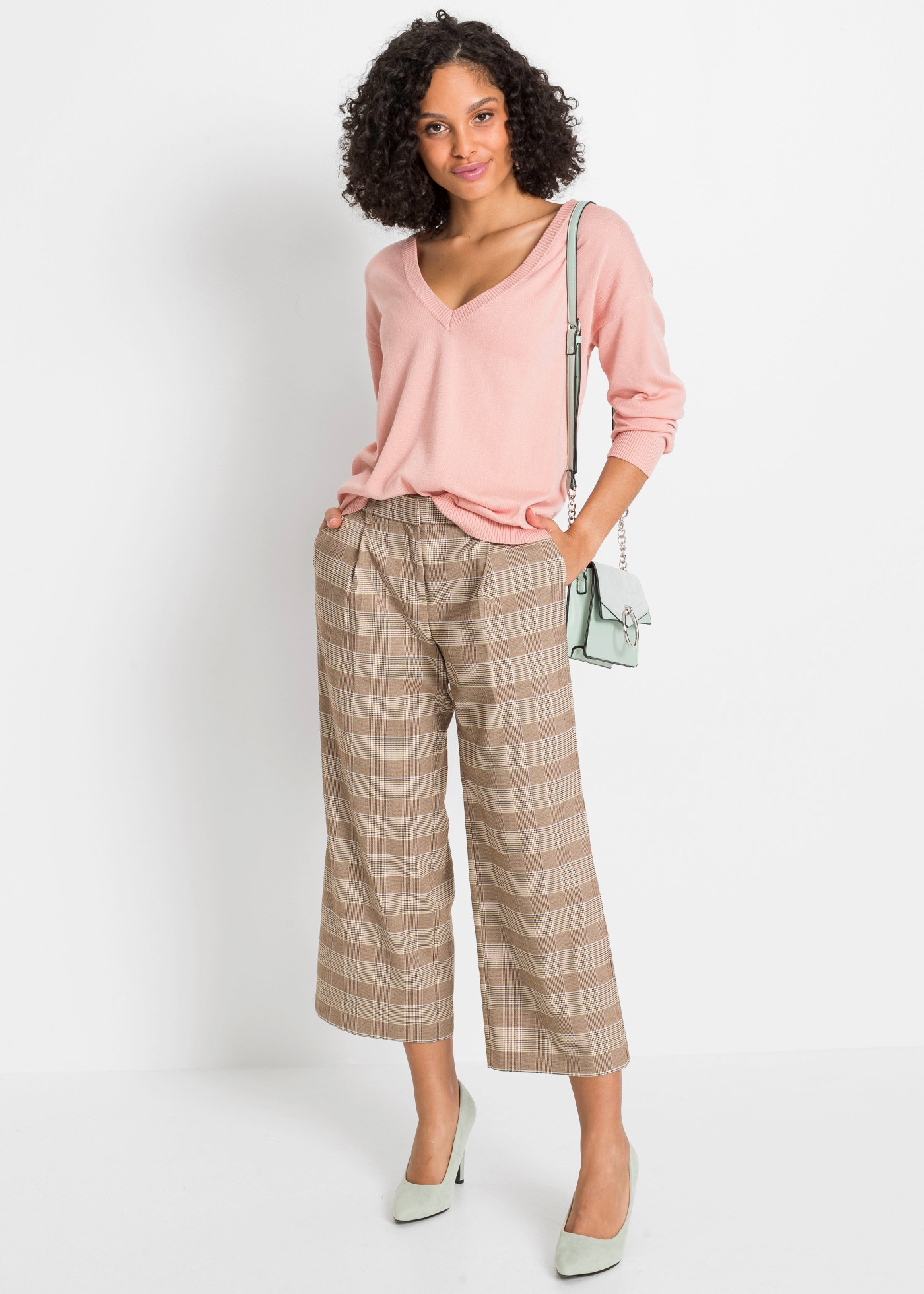 bonprix Strickpullover kuschelweiches Material, Oversize-Passform, V-Ausschnitt