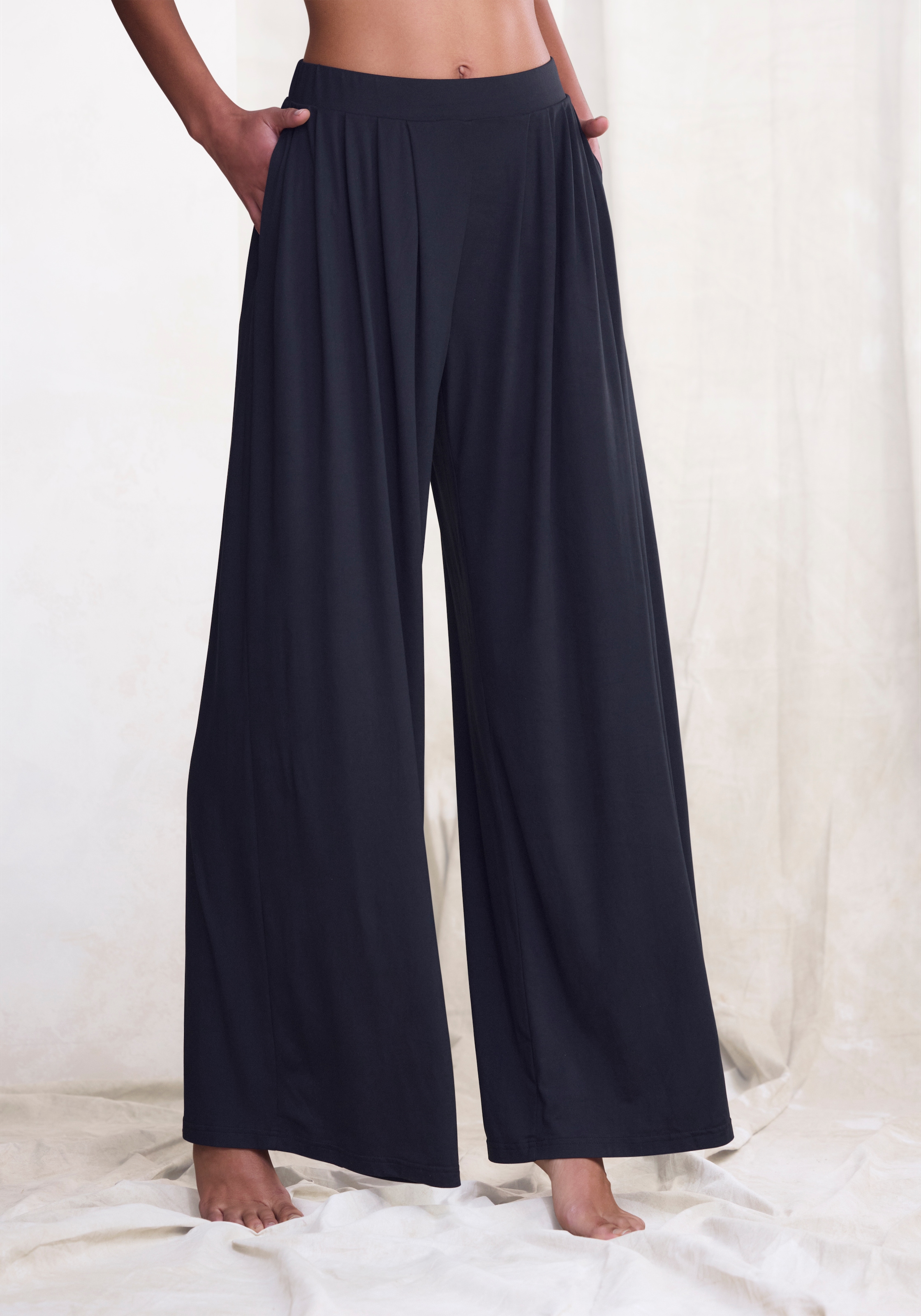 Image of LASCANA Schlupfhose "Extra Weit" mit extraweit geschnittenen Beinen
