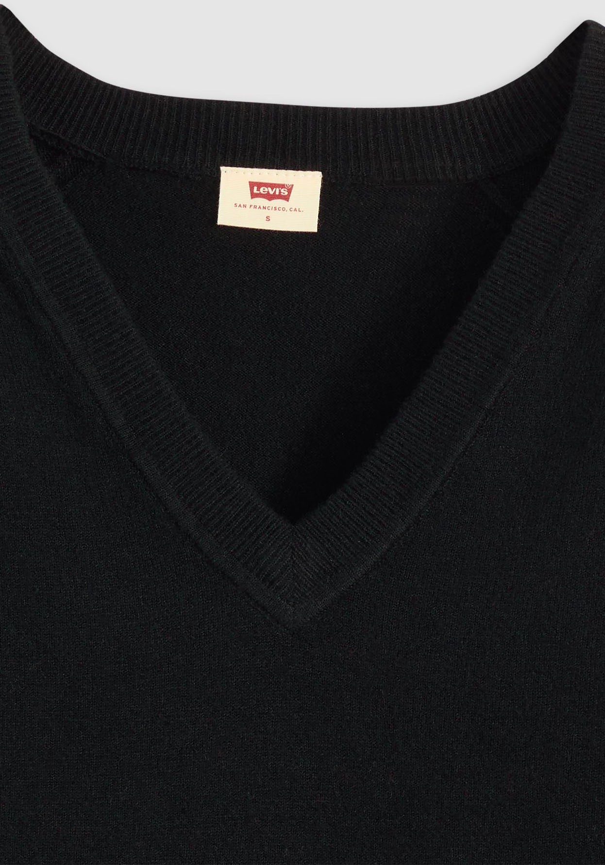 Levi's® V-Ausschnitt-Pullover »TARA SUPER SOFT V«, im Bund beidseitig mit kurzem Schlitz