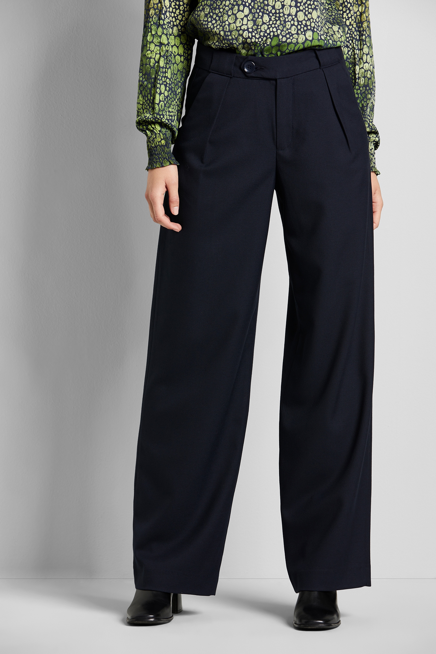 Image of bugatti Stoffhose mit geradem Beinverlauf